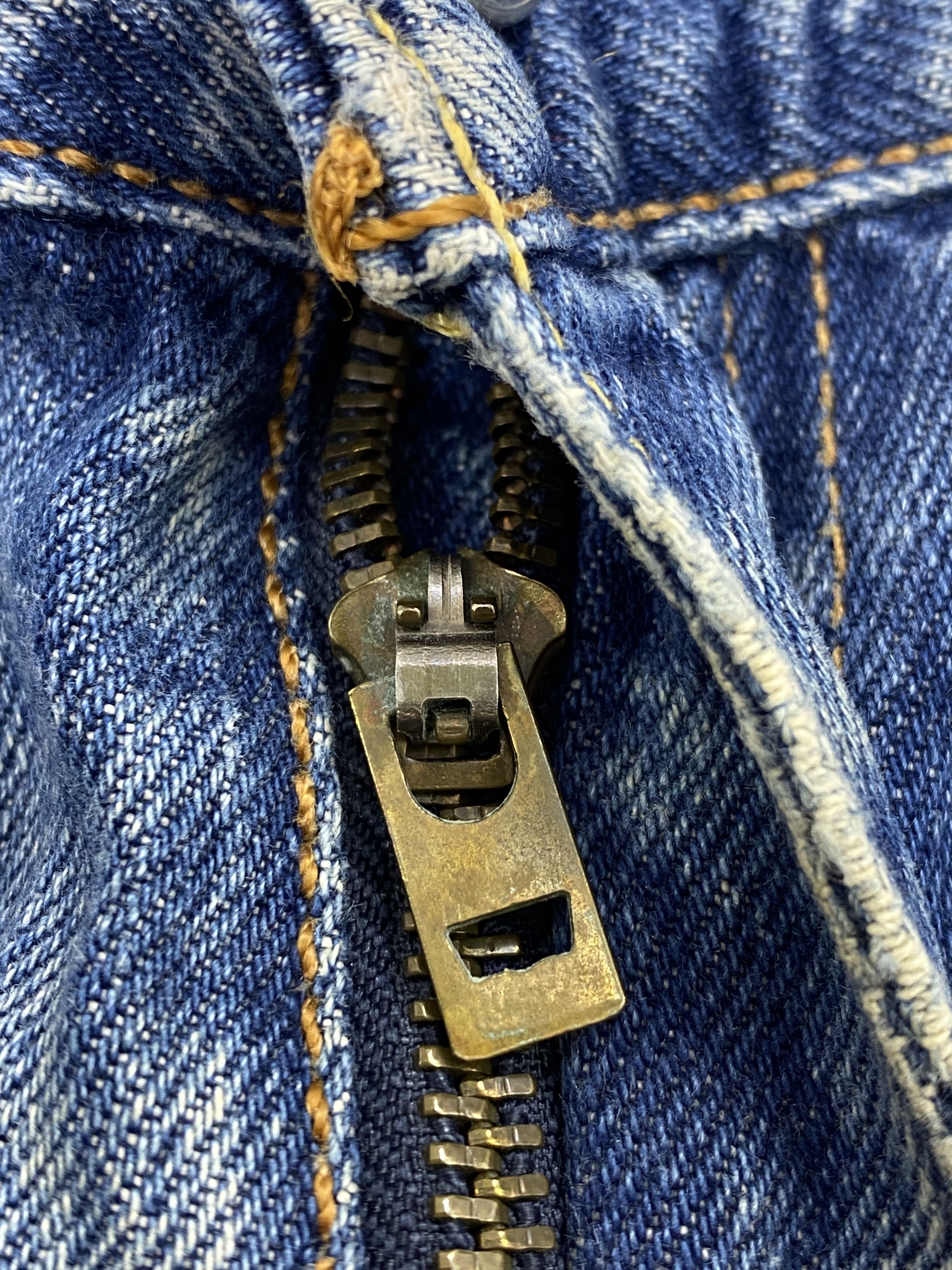 Levi's × Vintage Distressed Faded Blue Vintage 90s Levi's 505 Jeans Size US 32 / EU 48 - 11 Thumbnail