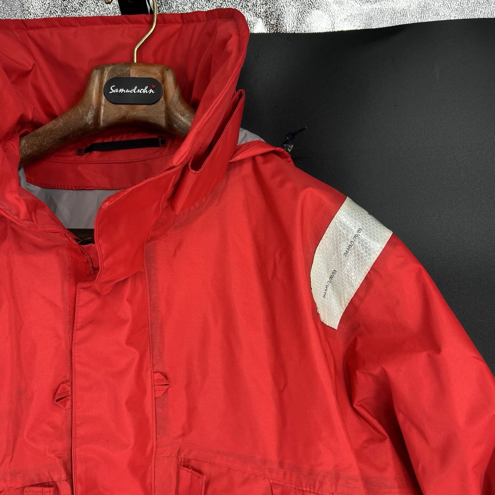Henri Lloyd VINTAGE Henri Lloyd Sailing Nautical Jacket Full Zip 2XL Red Hooded Buckle Logo Zipper Waterproof Reflective Pockets Men Jacket Size US XXL / EU 58 / 5 - 3 Thumbnail