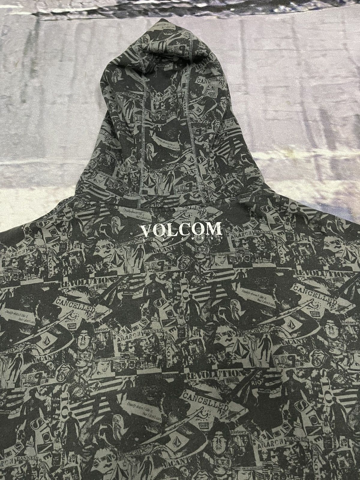Volcom 2000s VOLCOM ANARCHY REVOLUTION OVP HOODIE ZIPPER RARE Size US XL / EU 56 / 4 - 16 Thumbnail