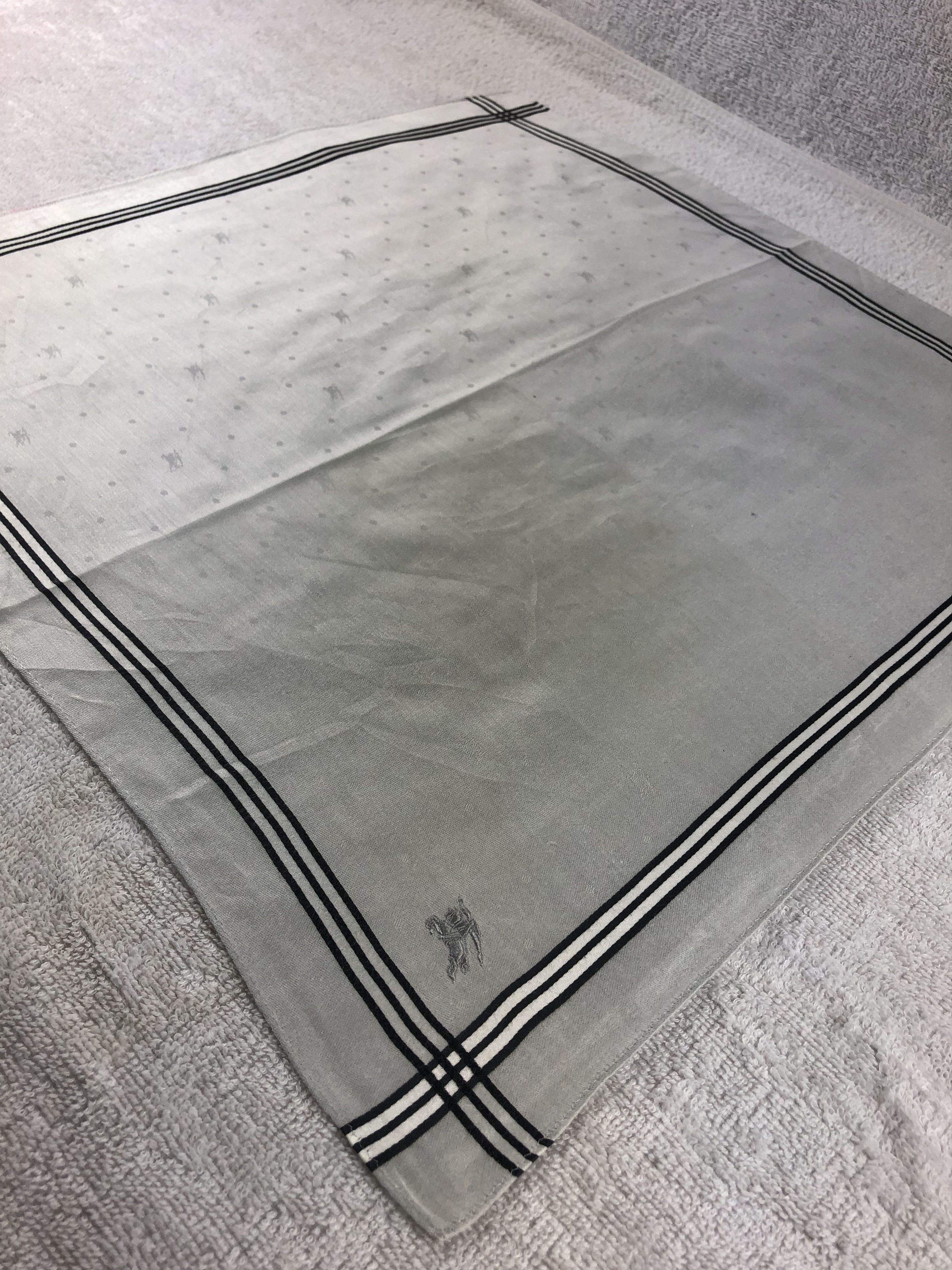 Burberry Burberry Handkerchief / Bandana / Neckerchief Size ONE SIZE - 4 Thumbnail
