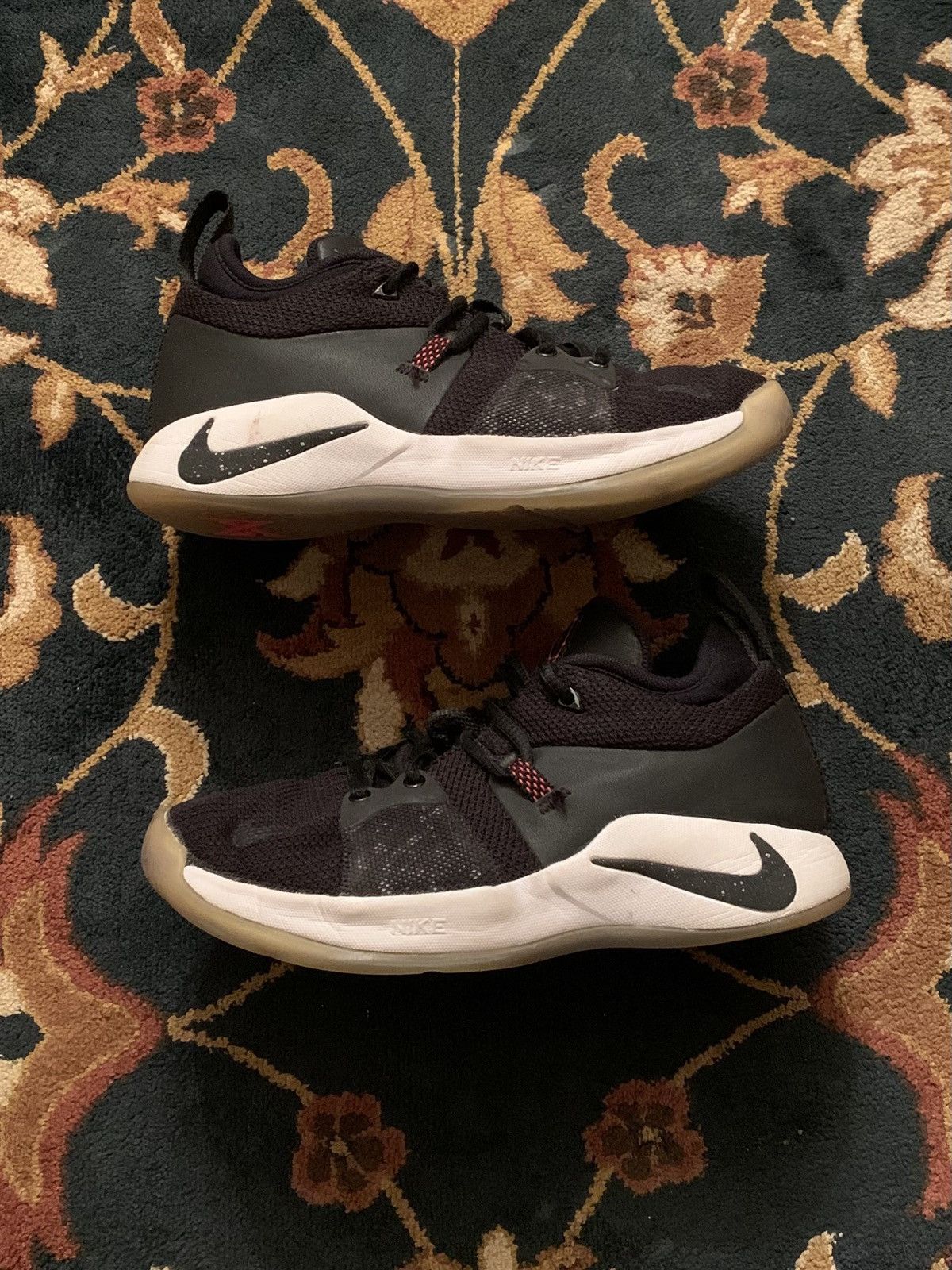 Nike Vintage Y2K Nike PG 2 Taurus Grade School Low Top Sneakers Size US 5 / IT 35 - 1 Thumbnail