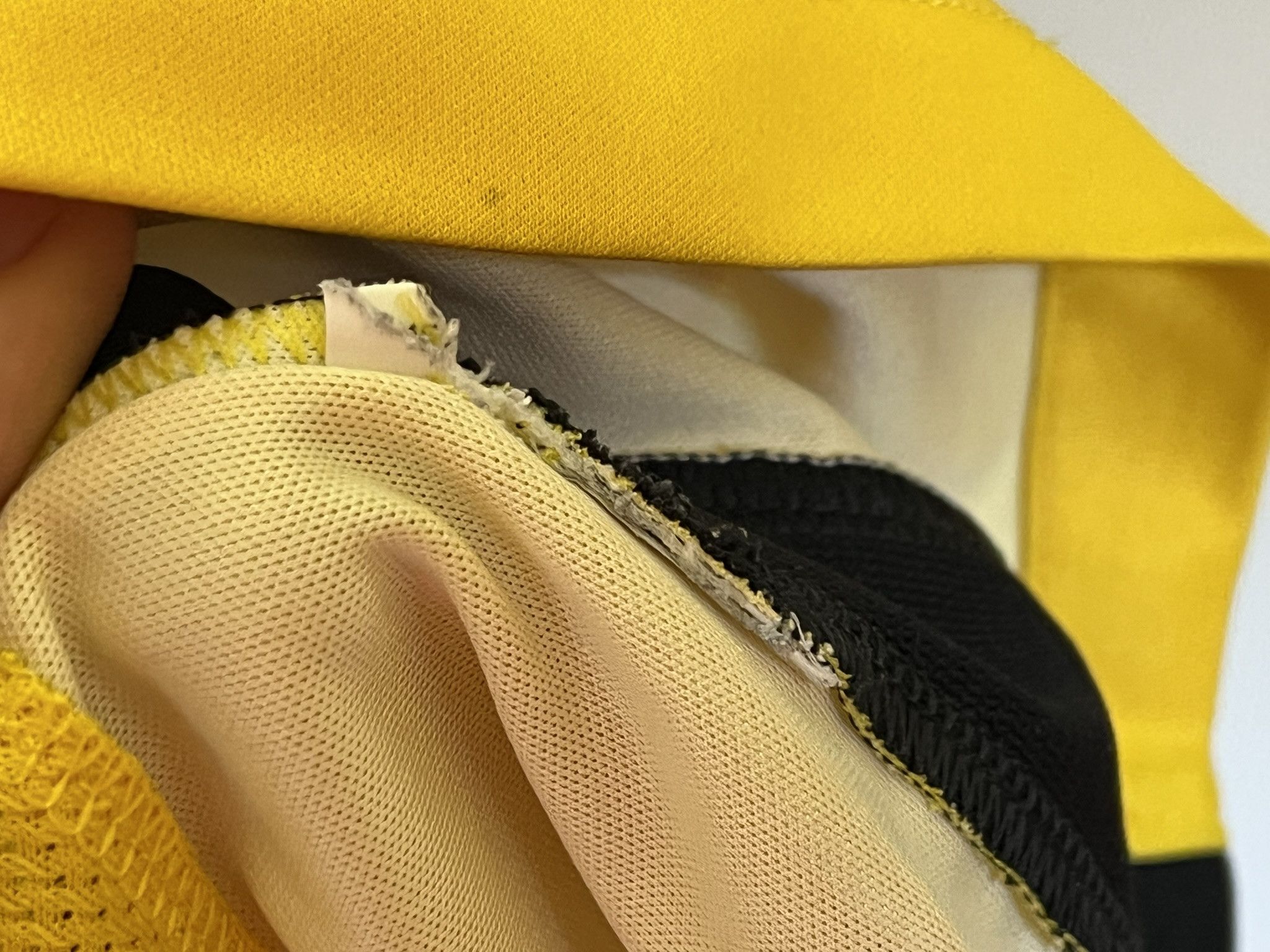 Nike FASSNACHT #16 YOUNG BOYS 2021 2022 HOME FOOTBAL SHIRT SOCCER Size US S / EU 44-46 / 1 - 10 Thumbnail