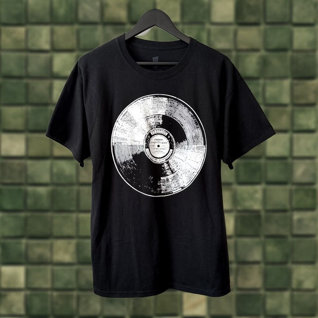 Hanes Miles Davis Cookin Shirt Jazz Record Tee Prestige Records Graphic Black L Size US L / EU 52-54 / 3 - 1 Thumbnail