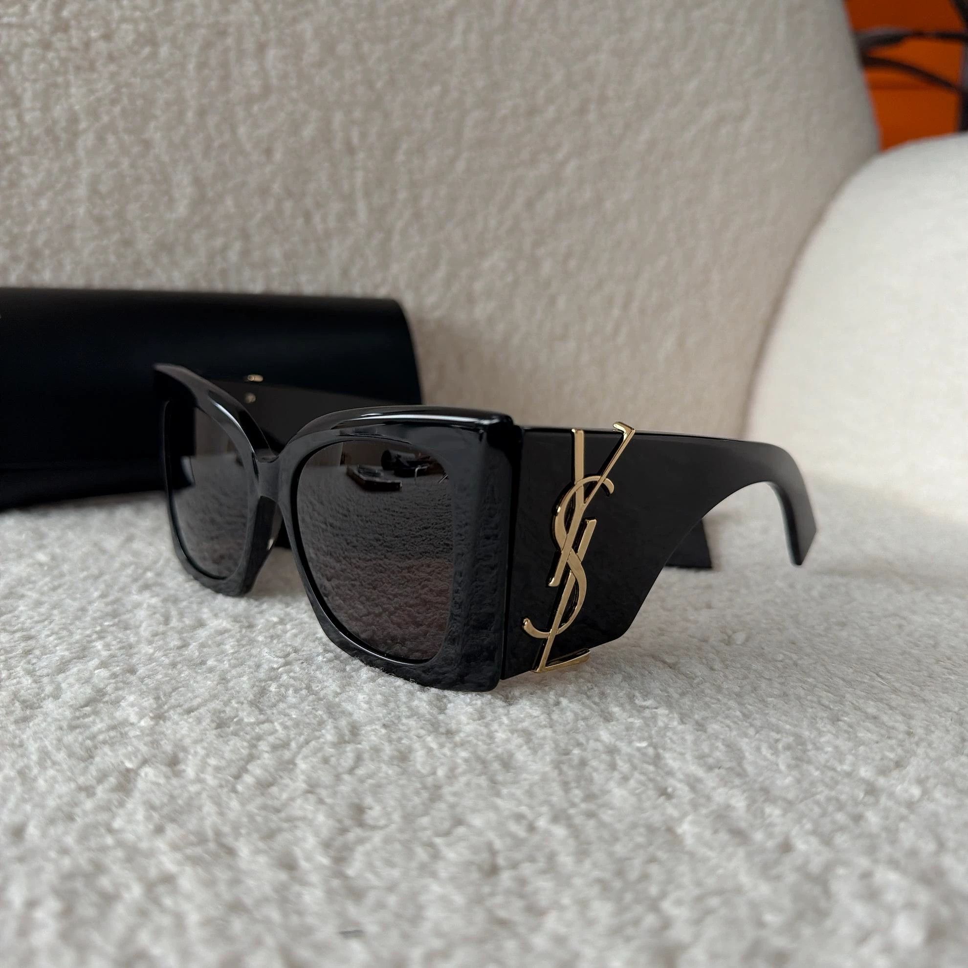 Yves Saint Laurent YSL Large Logo Shades 8619 Size ONE SIZE - 1 Thumbnail