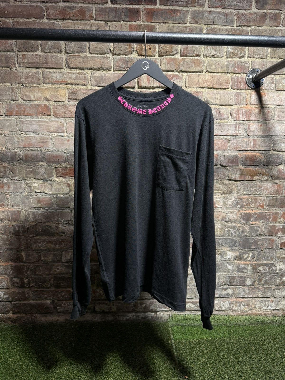 Chrome Hearts Chrome Hearts Black/Pink Neck Logo L/S Size US L / EU 52-54 / 3 - 1 Thumbnail