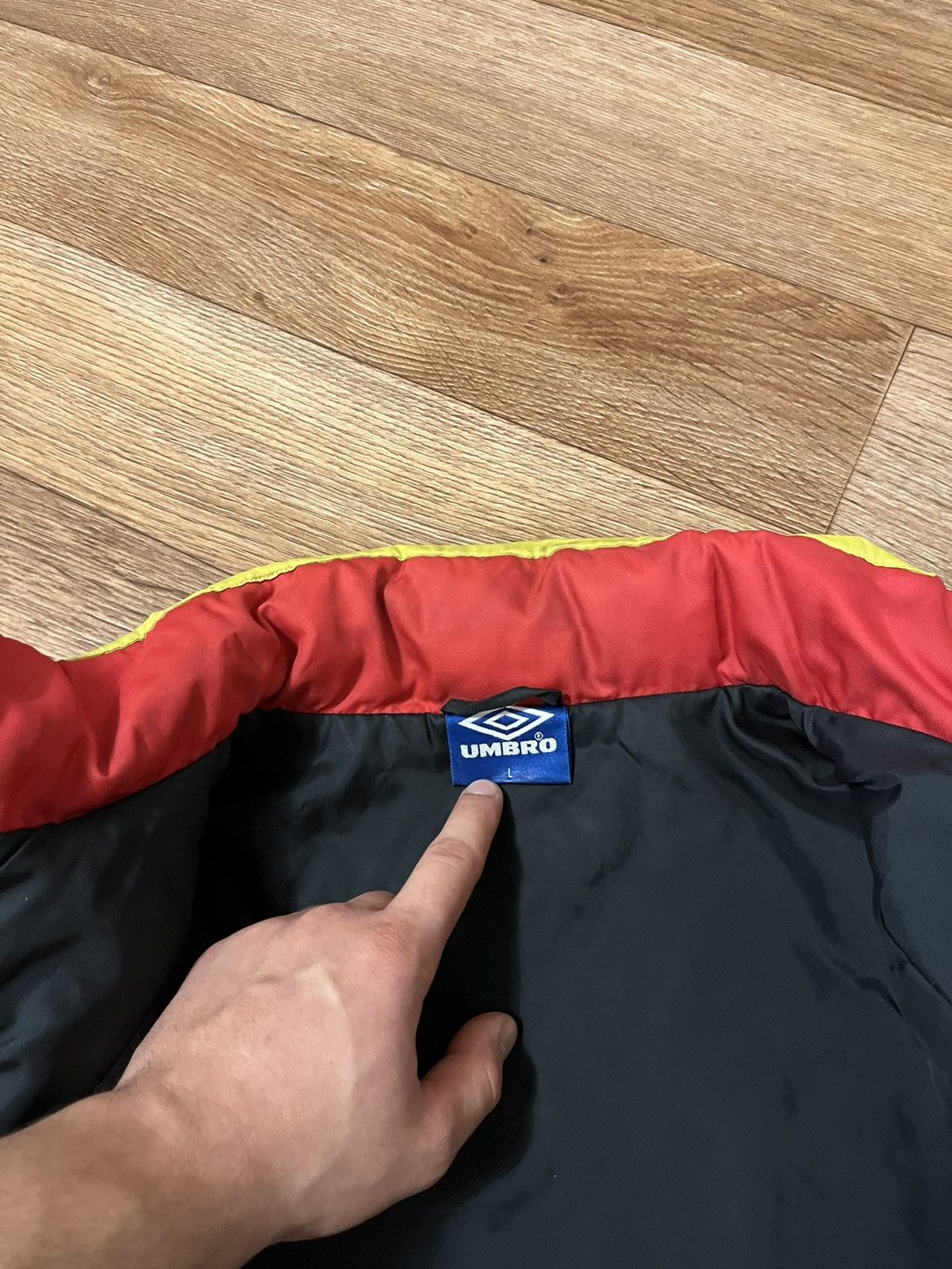 Umbro Vintage Umbro Manchester United Soccer Cost Training Jacket Size US L / EU 52-54 / 3 - 7 Thumbnail