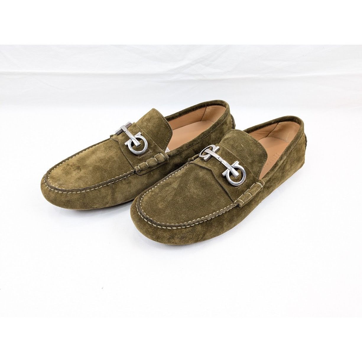 Salvatore Ferragamo o1rshd1 Suede Calf Loafers in Olive Size US 10 / EU 43 - 19 Thumbnail