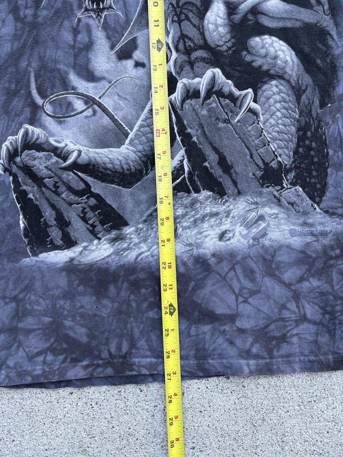 Affliction Y2K 2000s Black Distressed “The Mountain Dragon” Tee Size XL Size US XL / EU 56 / 4 - 6 Thumbnail