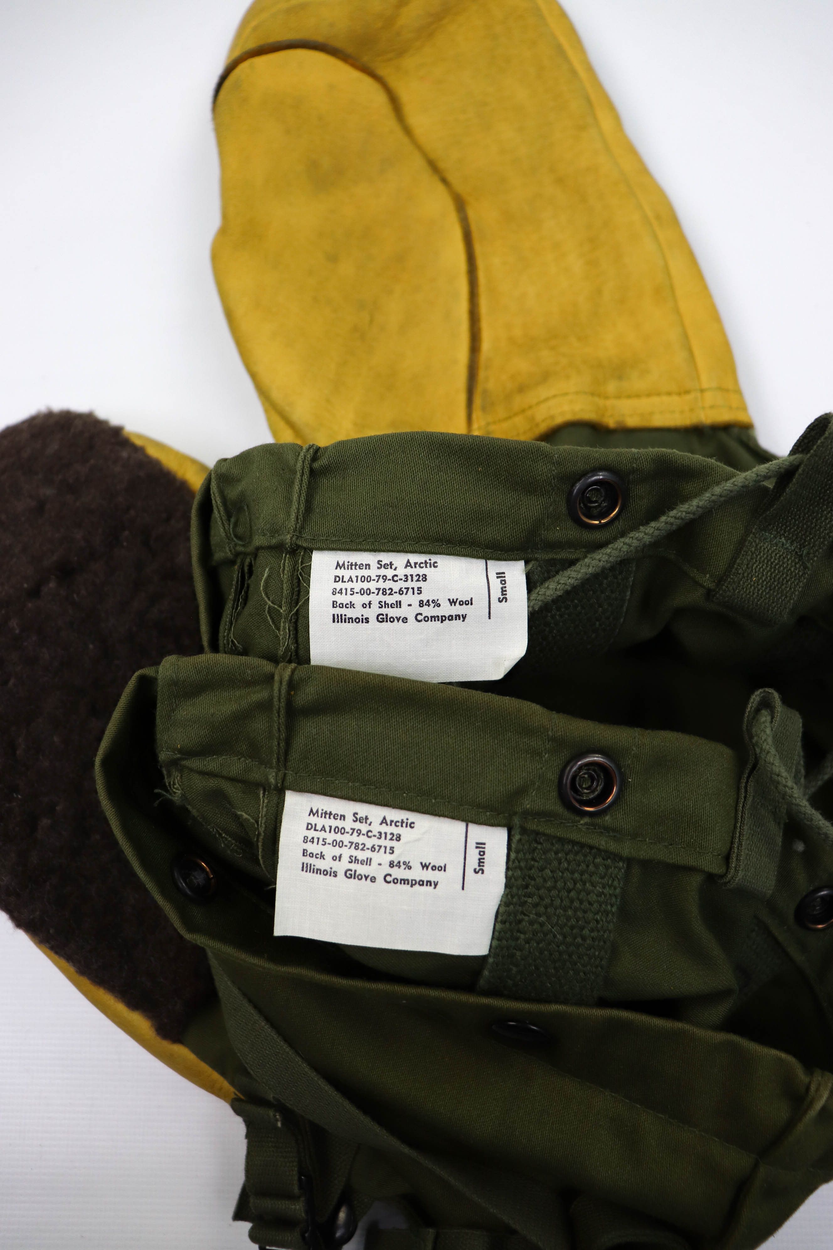 Vintage Vintage Mitten Set Arctic Extreme Cold Weather Khaki Gloves Size ONE SIZE - 10 Thumbnail