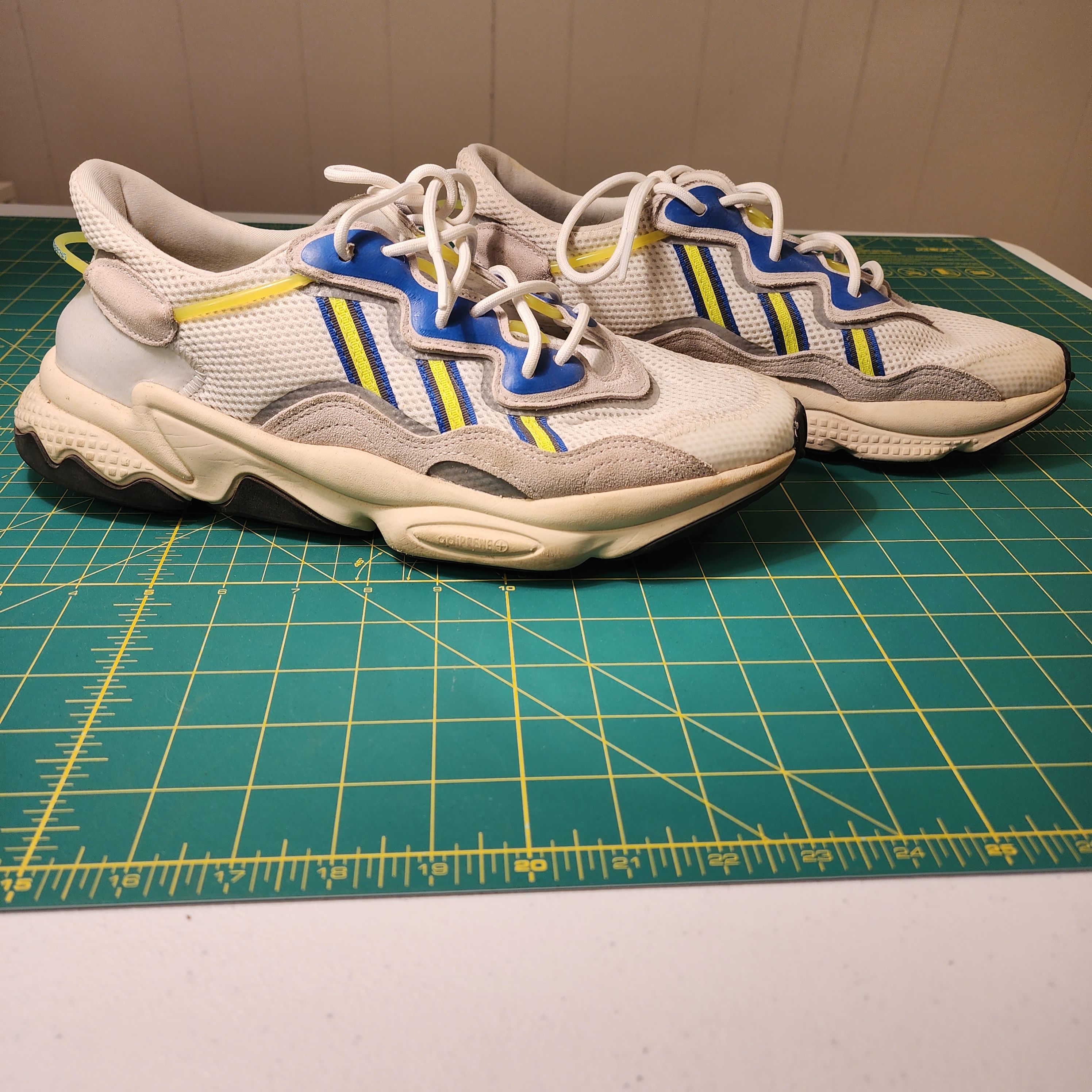 Adidas Adidas Ozweego Size US 11 / EU 44 - 2 Thumbnail