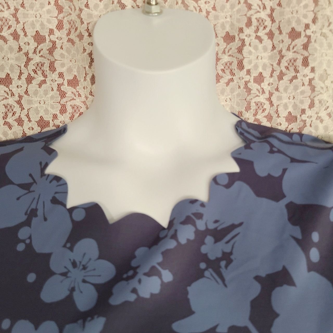 American Eagle Outfitters American eagle blue floral print scalloped crop top size XL Size XL / US 12-14 / IT 48-50 - 3 Thumbnail