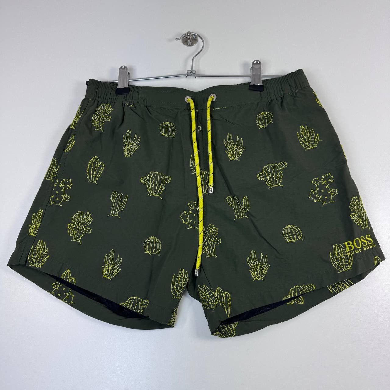 Hugo Boss Hugo Boss Swim Shorts Green Cactus Print Beach Summer Size S Size US 30 / EU 46 - 1 Thumbnail
