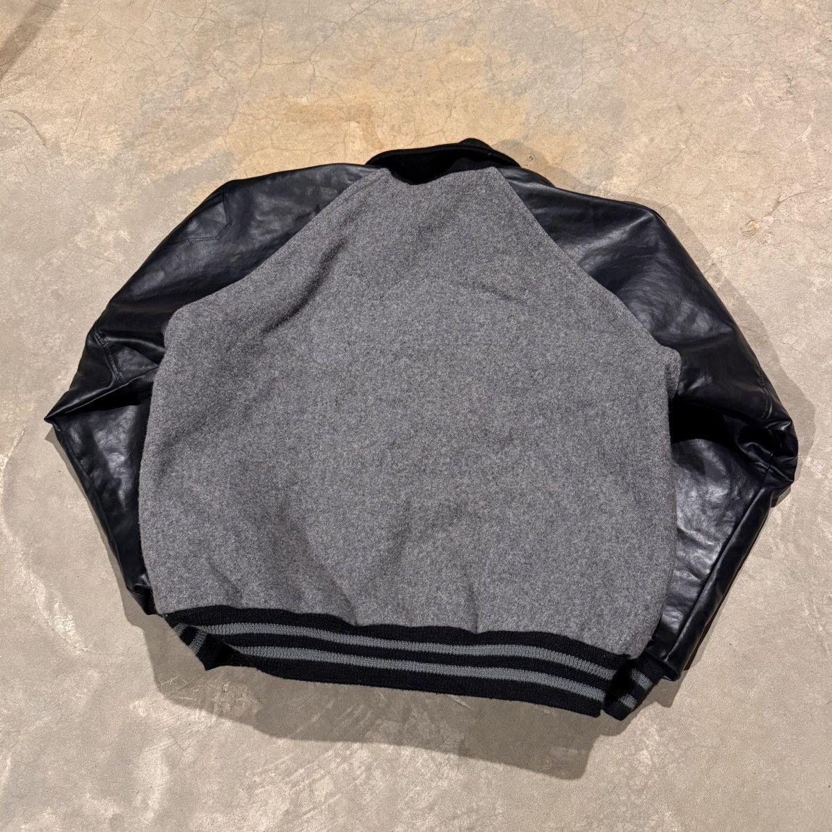 Vintage Vintage 1990s Wool Leather Varsity Jacket Black Grey ERD Size US L / EU 52-54 / 3 - 7 Thumbnail