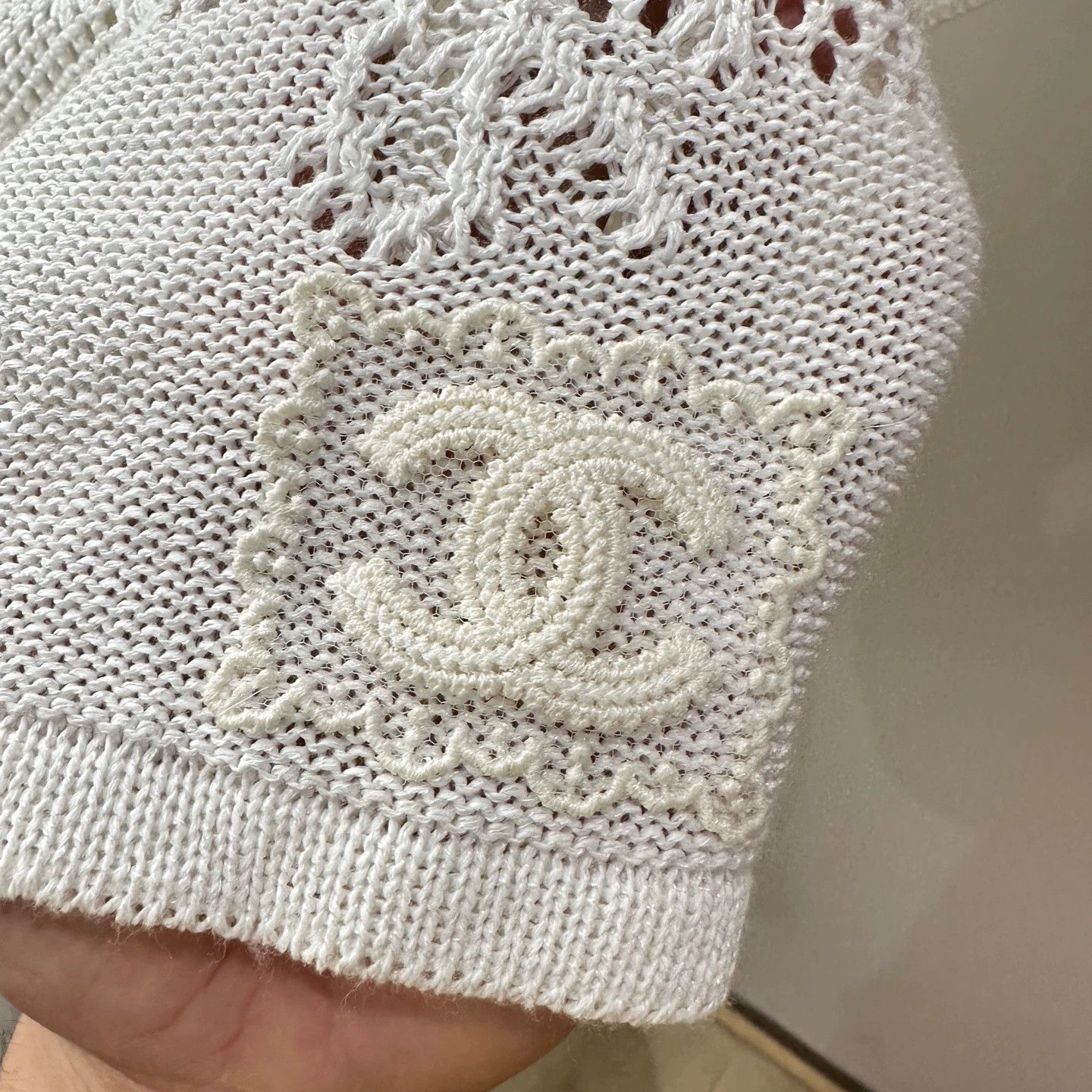 Chanel Chanel 24P Bow Cutout Knit Short Sleeve Viscose 38 Size S / US 4 / IT 40 - 6 Thumbnail