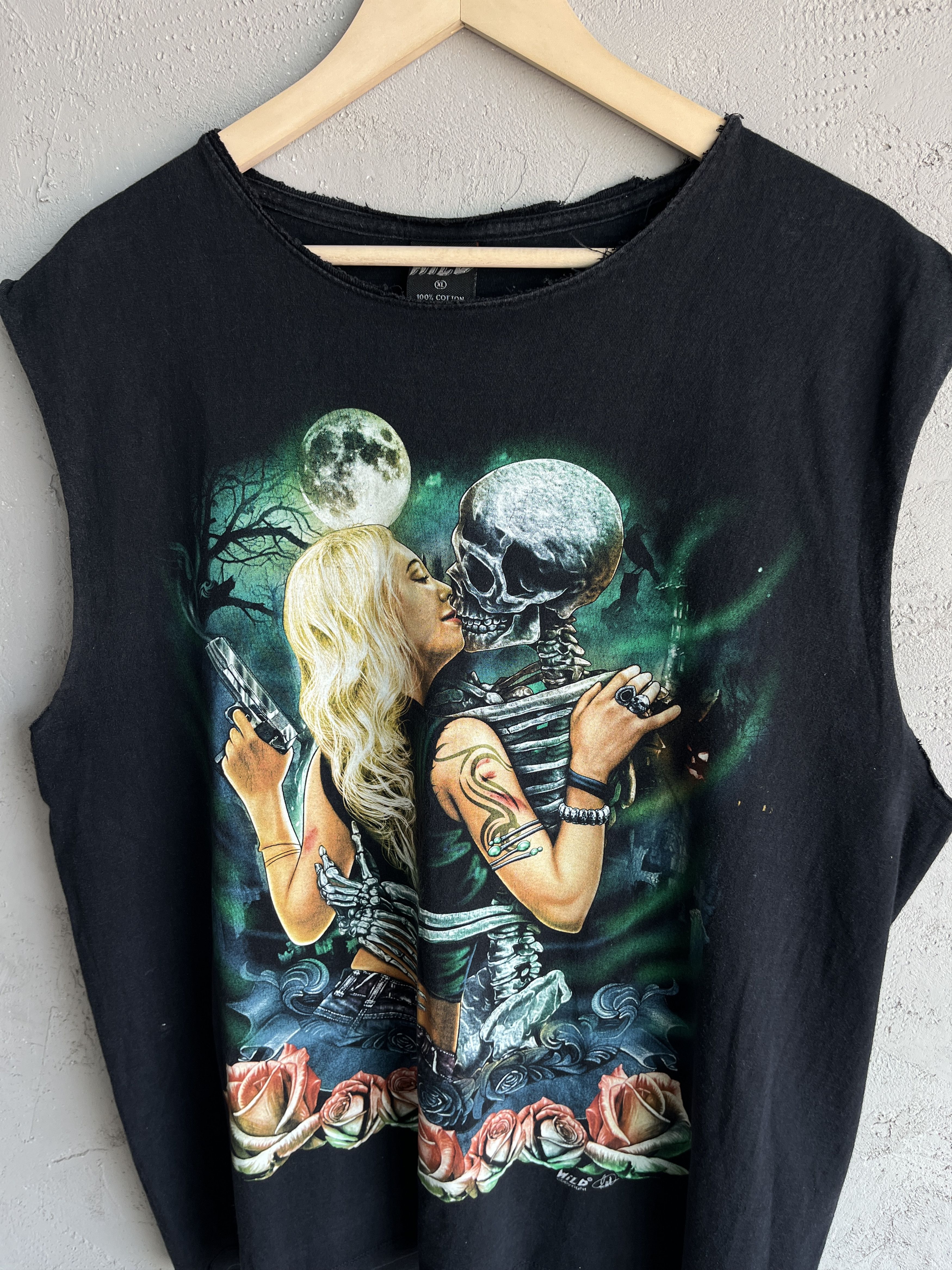 Japanese Brand × Vintage Vintage 90s Y2K Wild Girl Skull Roses Sleeveless T Shirt Size US XL / EU 56 / 4 - 2 Thumbnail