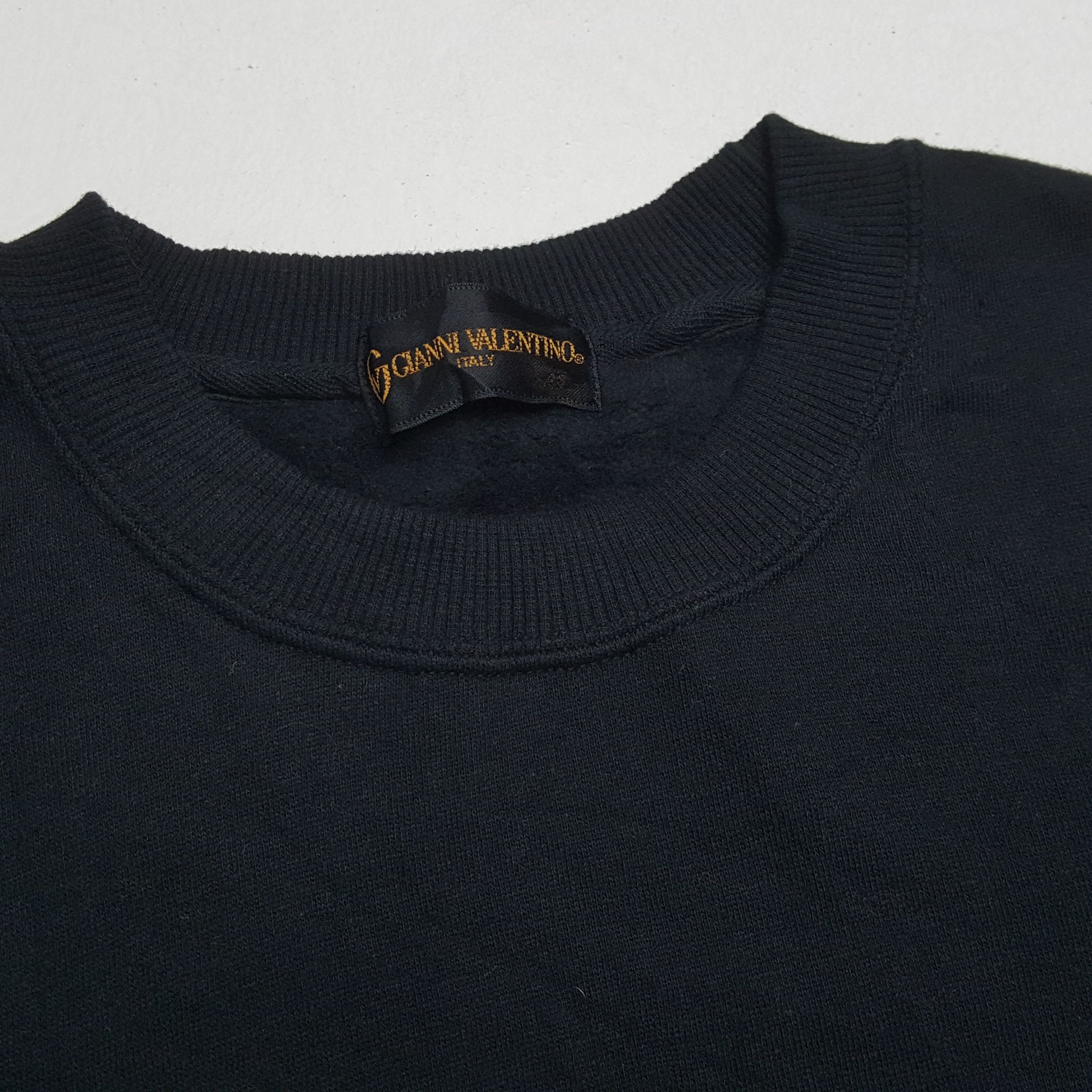 Gianni Valentino × Valentino × Vintage GIANNI VALENTINO Center Logo Spellout Design Sweatshirt Size US XL / EU 56 / 4 - 9 Thumbnail