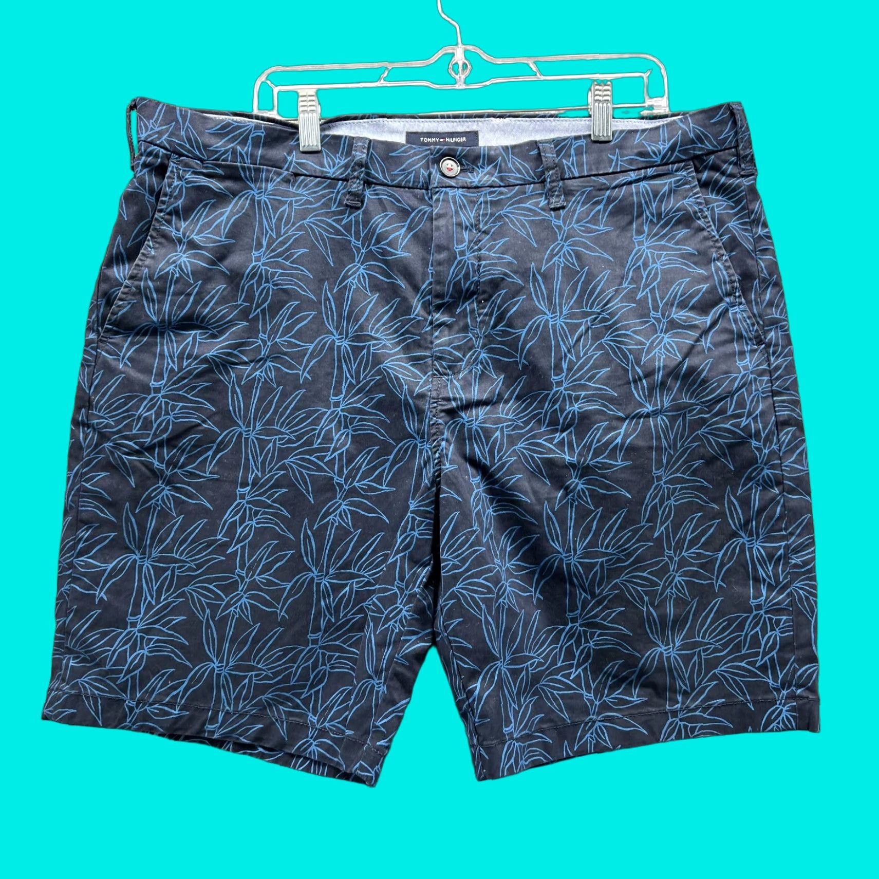 Tommy Hilfiger Tommy Hilfiger Shorts Men 38 Adult Blue Navy Chino Flat Front Casual Ballpark/Travel Pattern: Solid Repeat Size US 38 / EU 54 - 1 Thumbnail