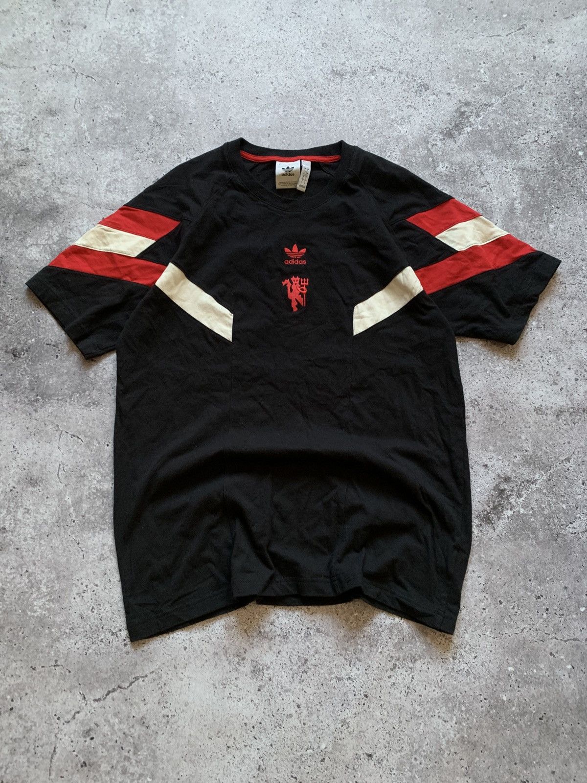 Adidas 🔥ADIDAS MANCHESTER UNITED BLOCKCORE RETRO STYLE T-SHIRT Size US L / EU 52-54 / 3 - 1 Thumbnail