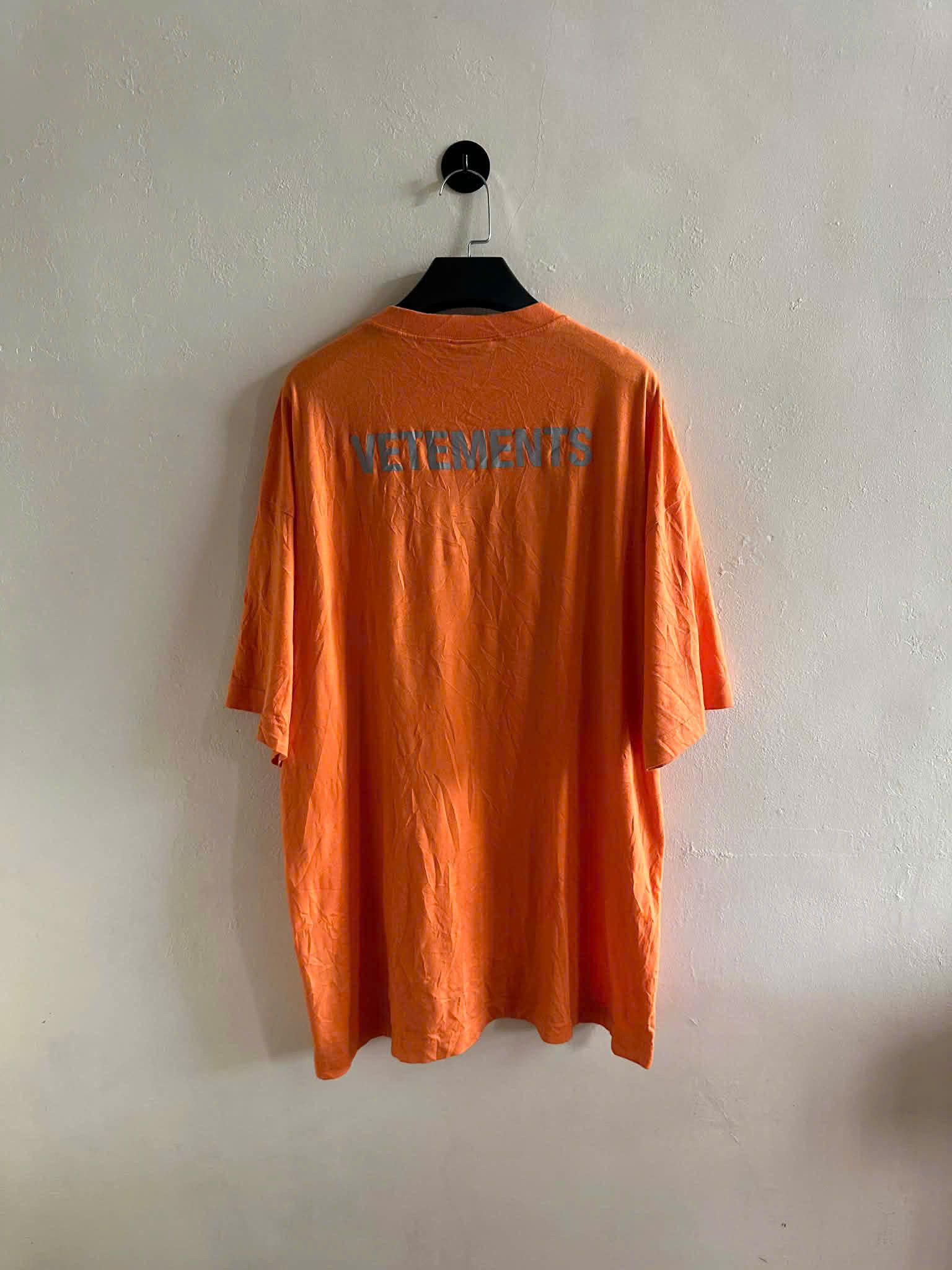Vetements T SHIRT VETEMENS Size US M / EU 48-50 / 2 - 8 Thumbnail