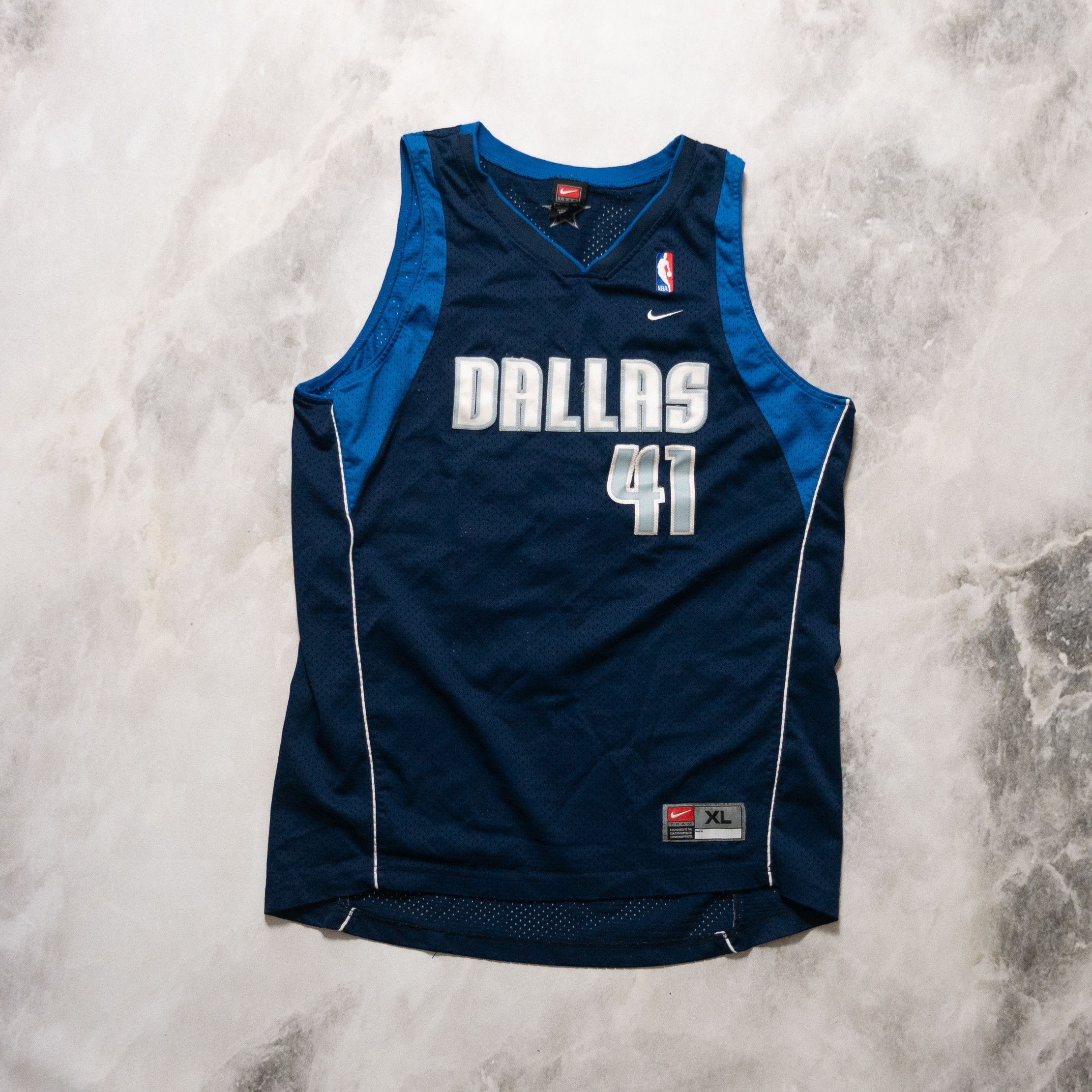 Nike Vintage Nike x Dallas Maverics NBA Jersey Nowitzki Size US XL / EU 56 / 4 - 1 Thumbnail
