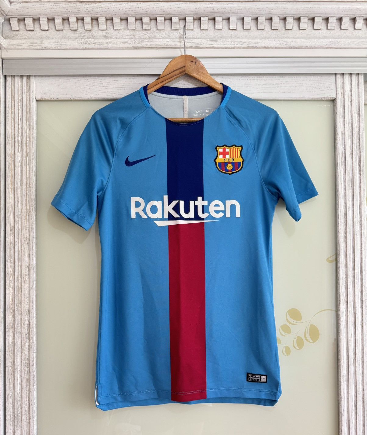 Nike Barcelona 2019-2020 Nike Soccer Jersey Football Kit Shirt Size US S / EU 44-46 / 1 - 1 Thumbnail