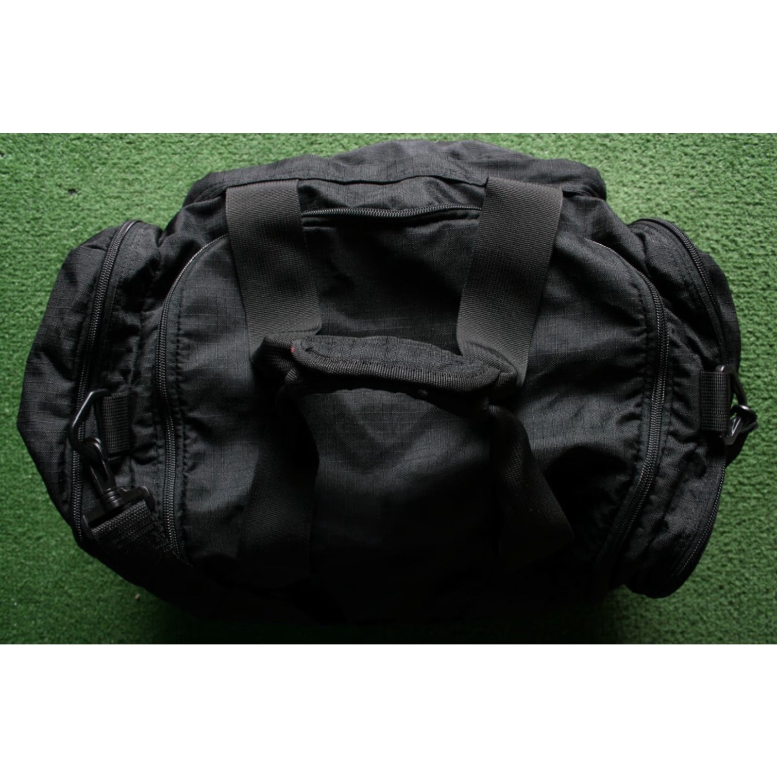 Eddie Bauer VINTAGE Eddie Bauer Duffel Bag Black Travel Duffle Bag Carry-On with Shoulder Strap Men Medium Polyester Canvas Zip Size ONE SIZE - 6 Thumbnail