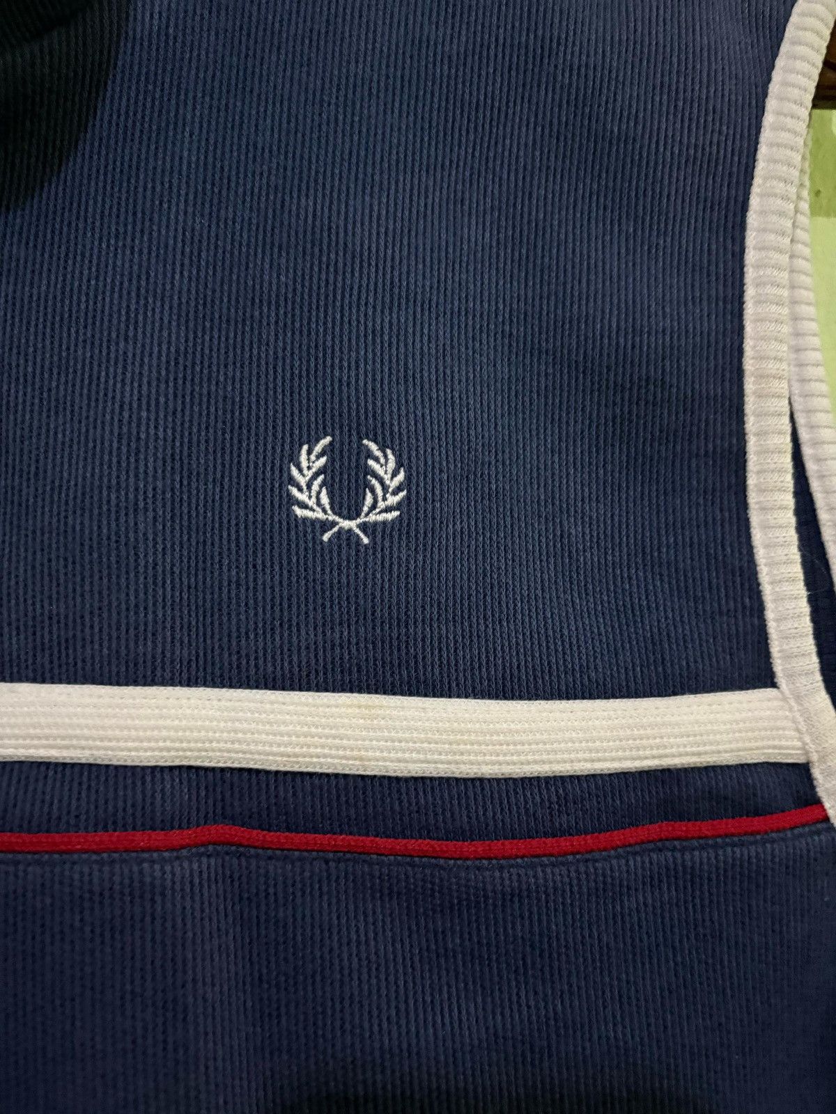 Fred Perry × Vintage Vintage Fred Perry Less Sleeve Jacket Small Logo Design Size US S / EU 44-46 / 1 - 4 Thumbnail