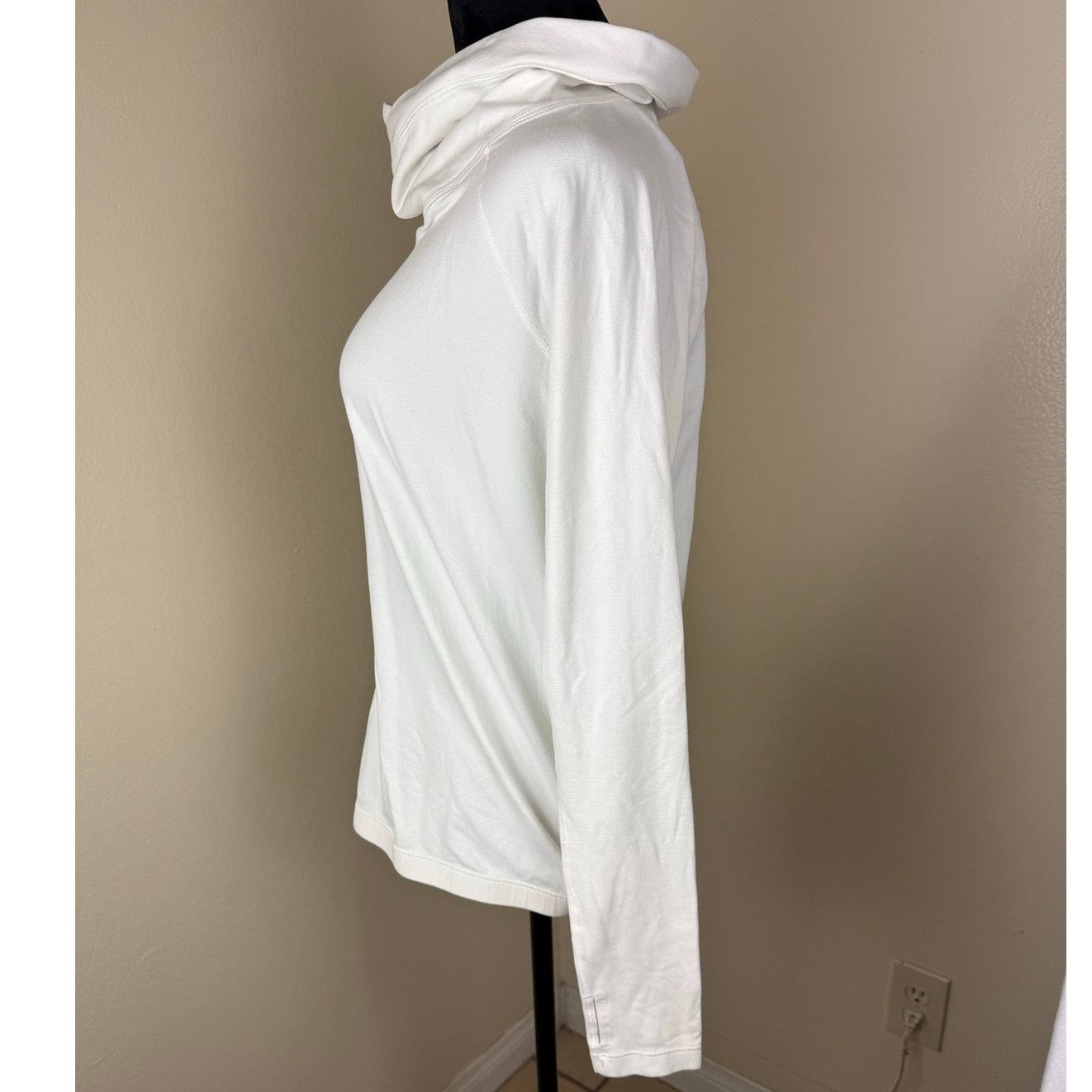Lululemon Lululemon Healthy Heart Pullover White Long Sleeve 4 Size S / US 4 / IT 40 - 4 Thumbnail