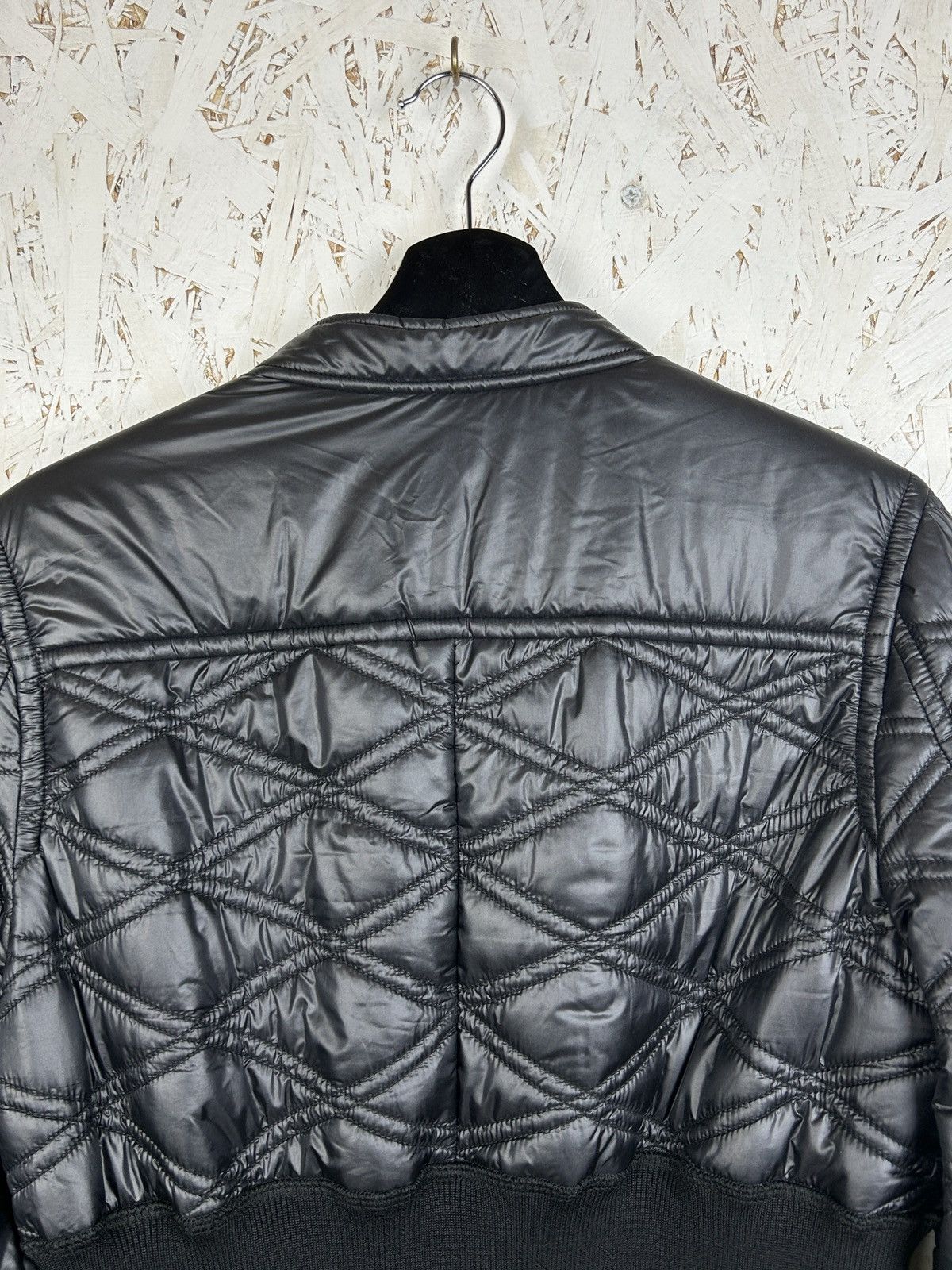 Louis Vuitton Louis Vuitton FW17 Ribbed Waist Quilted Jacket Black 40 Size S / US 4 / IT 40 - 9 Thumbnail