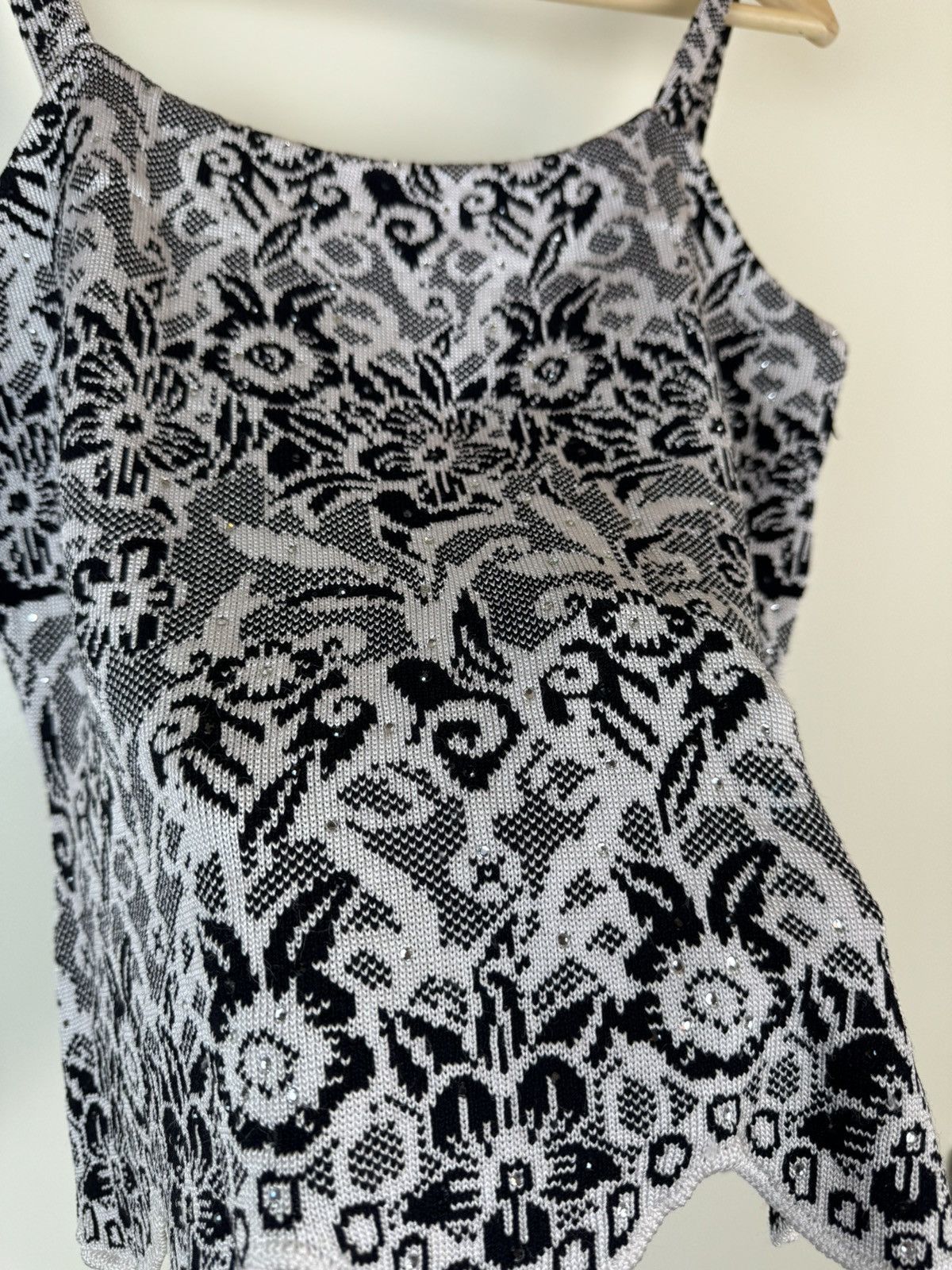 St. John St John evening sequin rhinestone knit top jacquard floral Size S / US 4 / IT 40 - 6 Thumbnail