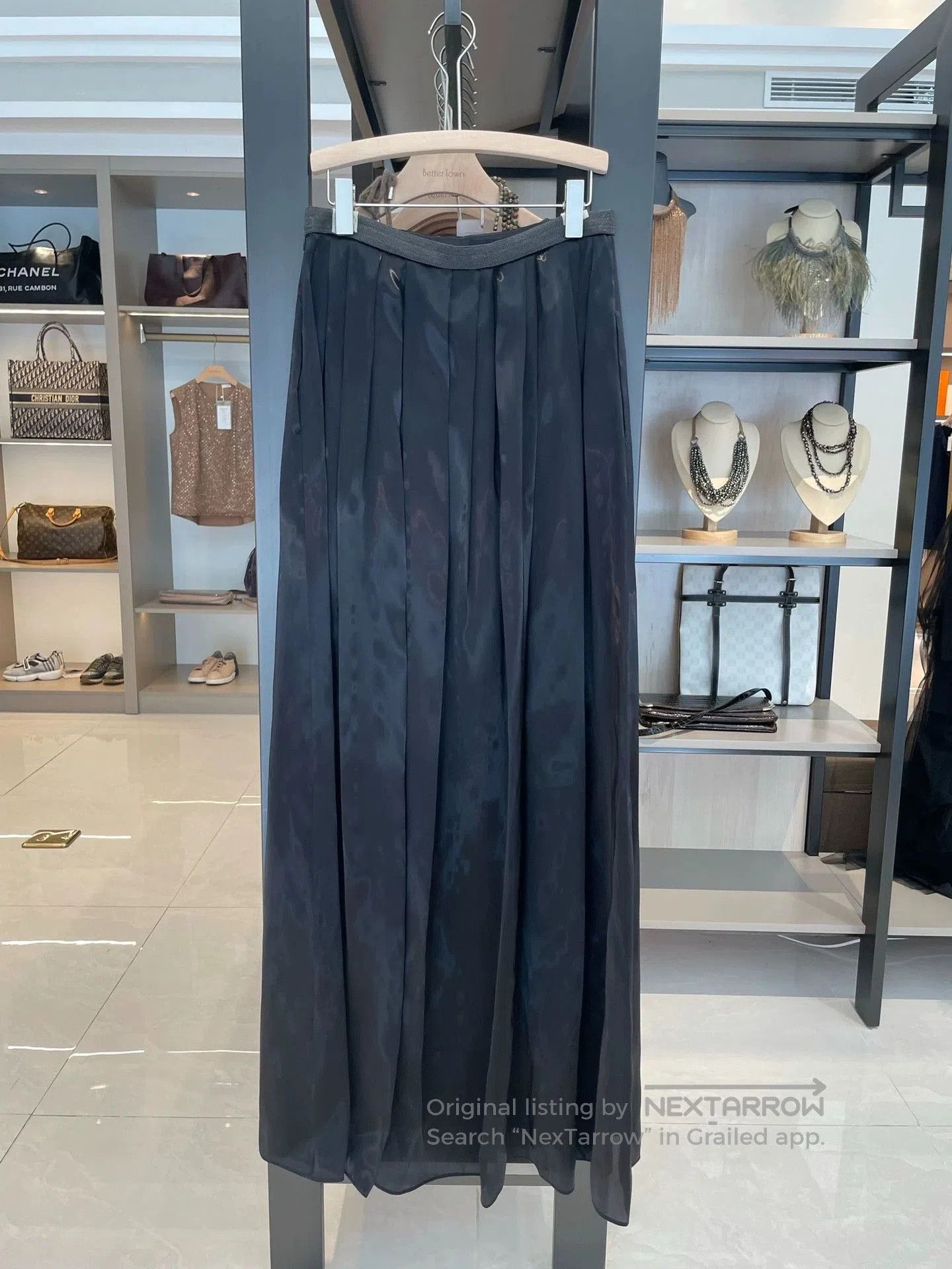 Brunello Cucinelli brunello cucinelli black long skirt size 38. Size US 38 / EU 54 - 2 Thumbnail