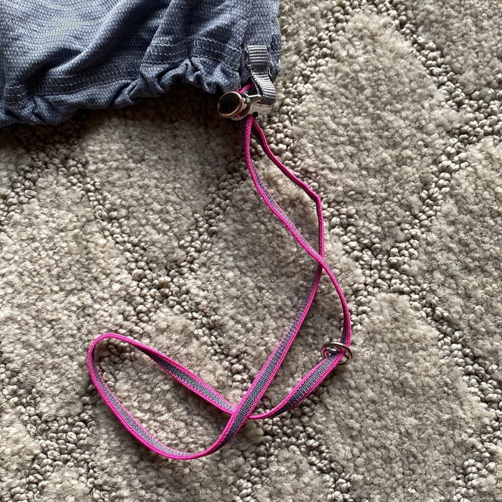 Lululemon Lululemon pink grey shelf bra draw string hem sz 8 athletic Size M / US 6-8 / IT 42-44 - 4 Thumbnail