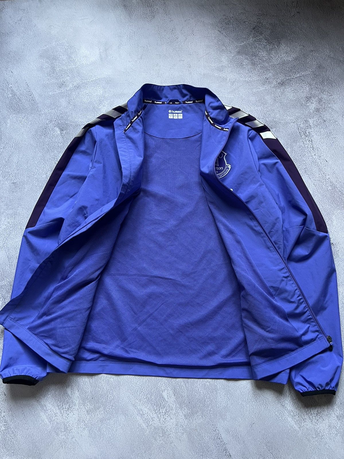 Hummel Hummel Everton Football Training Jacket Season 23/24 Size M Size US M / EU 48-50 / 2 - 6 Thumbnail