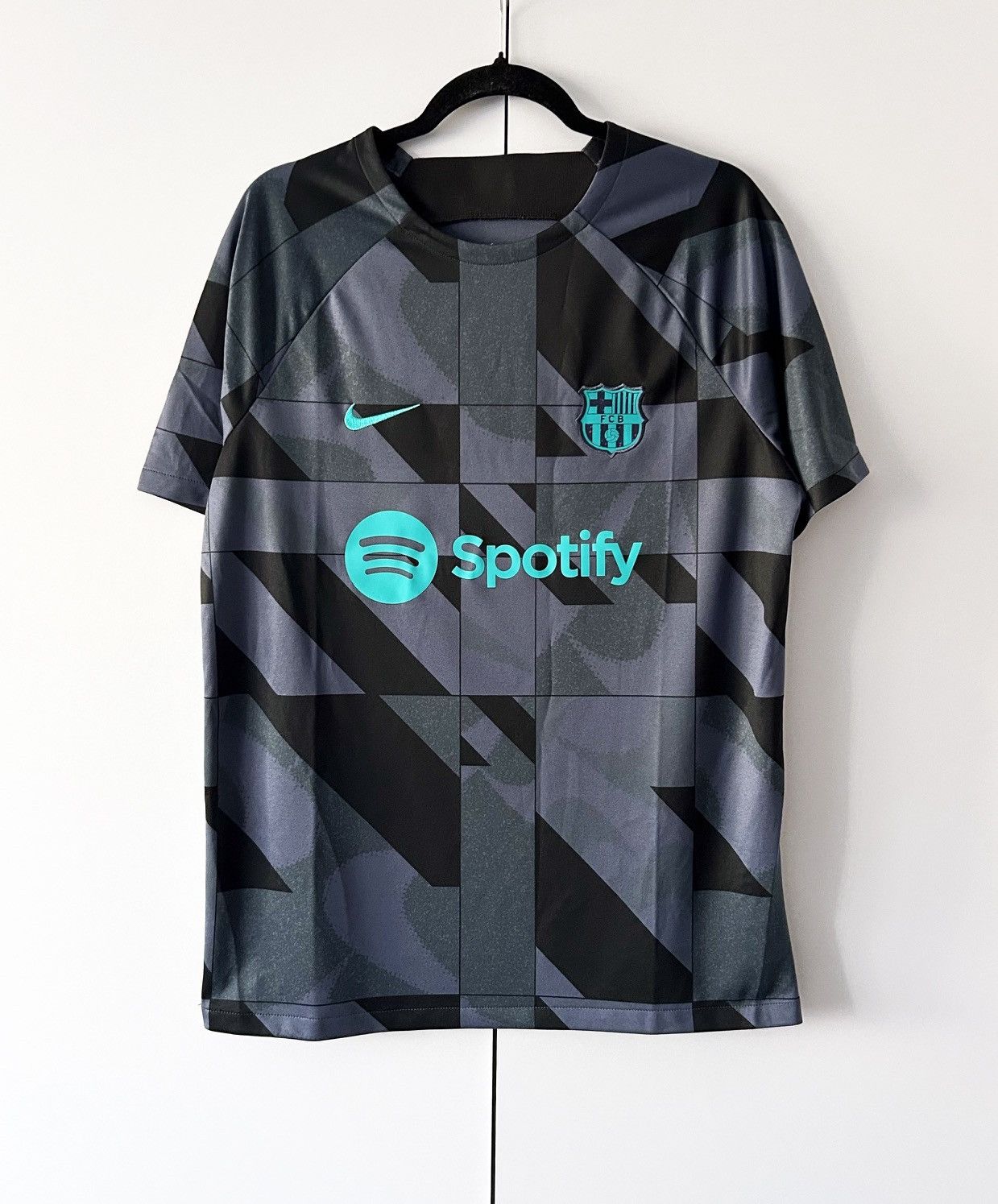 Nike Barselona jersey nike traning 2024 Size US L / EU 52-54 / 3 - 1 Thumbnail