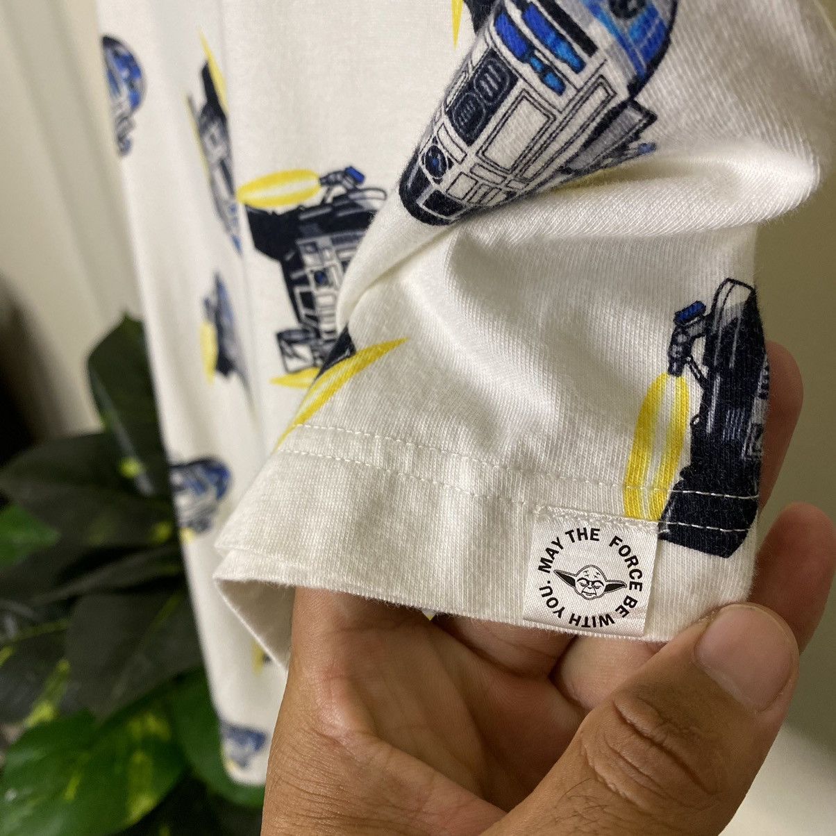 Japanese Brand × Star Wars × Uniqlo Uniqlo X Starwars Charcter Overprint Tshirt Size US M / EU 48-50 / 2 - 2 Thumbnail