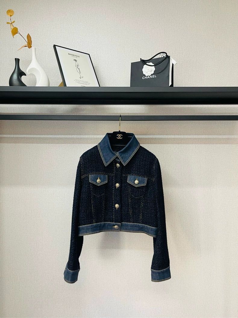 Chanel Chanel Dark Blue Denim Jacket for Sale- DMC Size US M / EU 48-50 / 2 - 1 Thumbnail