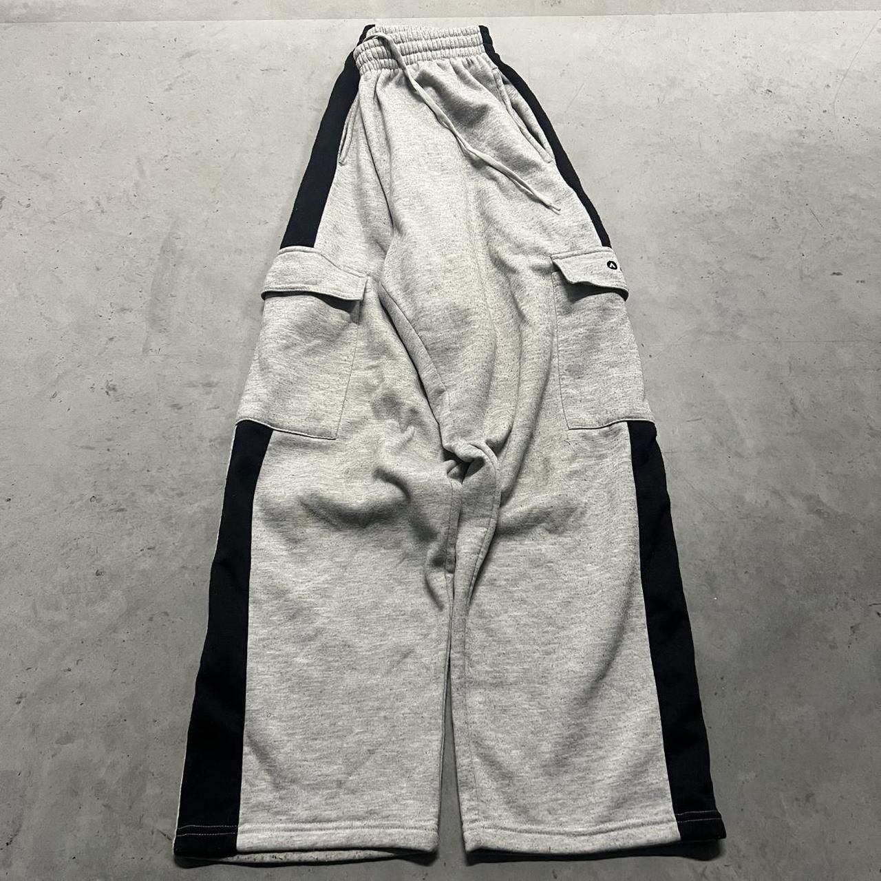 Airwalk × Vintage Vintage Y2K Grey and Black Airwalk Cargo Sweatpants! Size US 34 / EU 50 - 3 Thumbnail