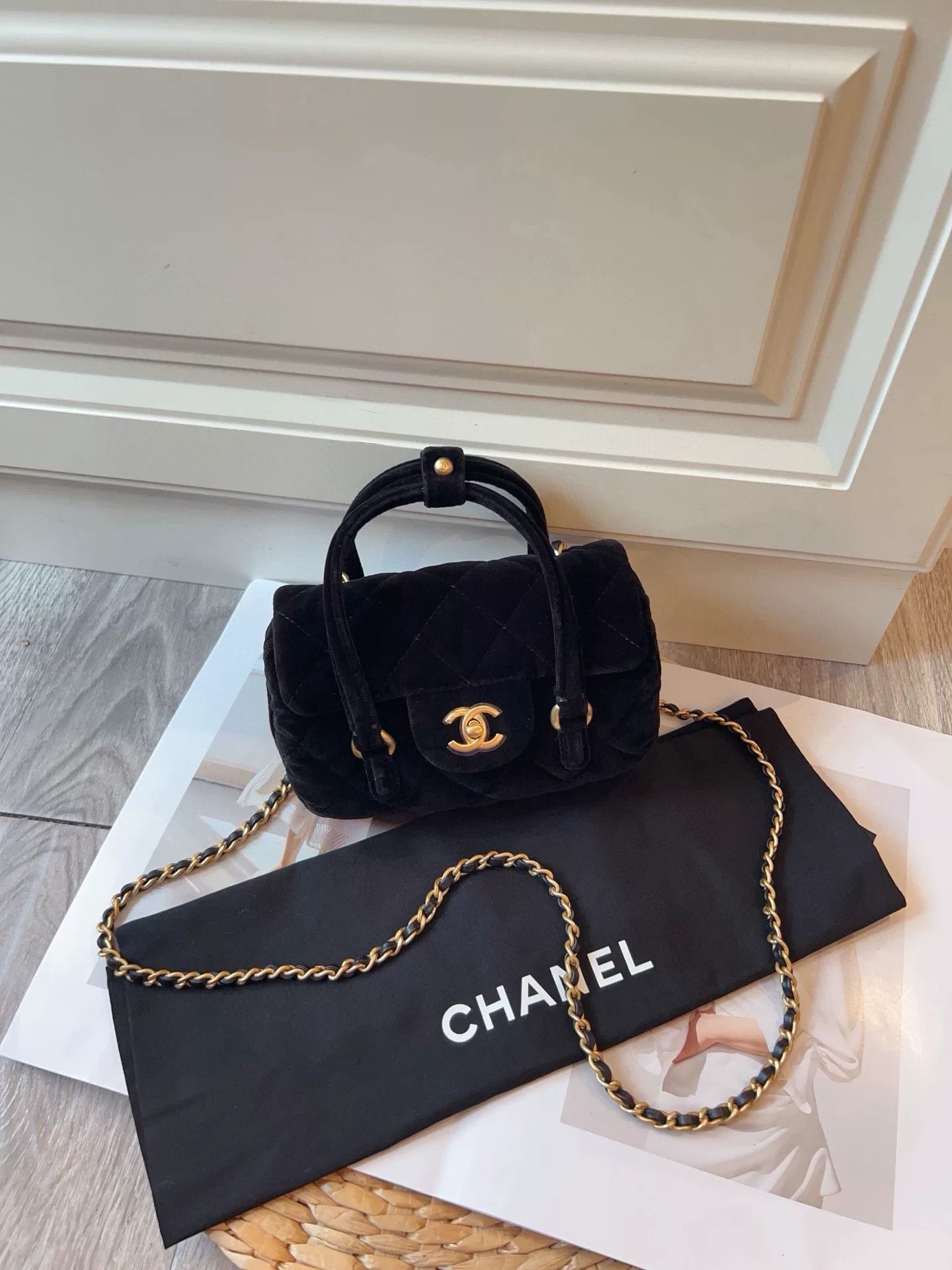 Chanel Pre-loved Bag Very good condition Size ONE SIZE - 1 Thumbnail