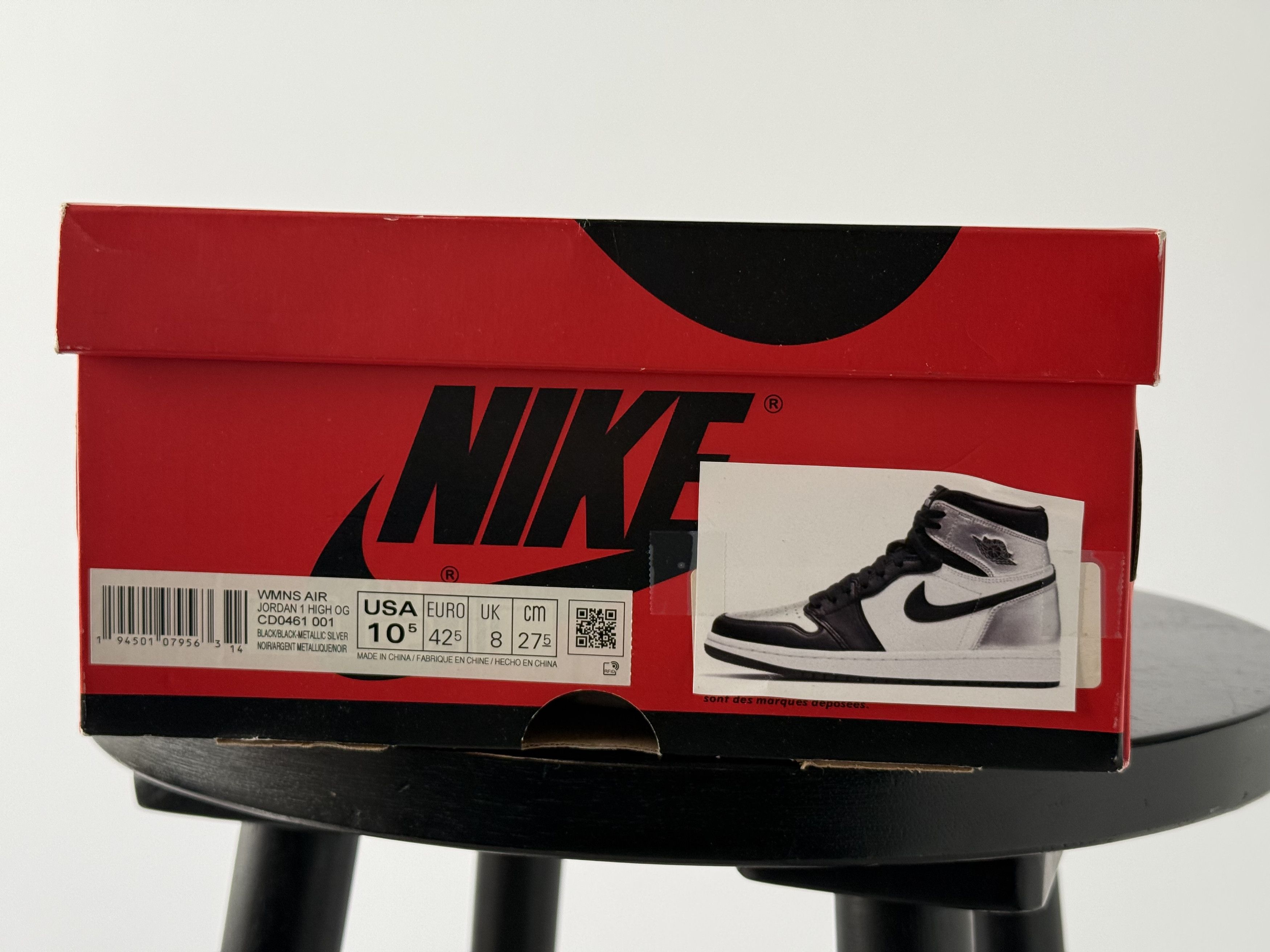 Nike *USED* Nike Air Jordan 1 Retro High OG Silver Toe W10.5 / M9 Size US 9 / EU 42 - 10 Thumbnail