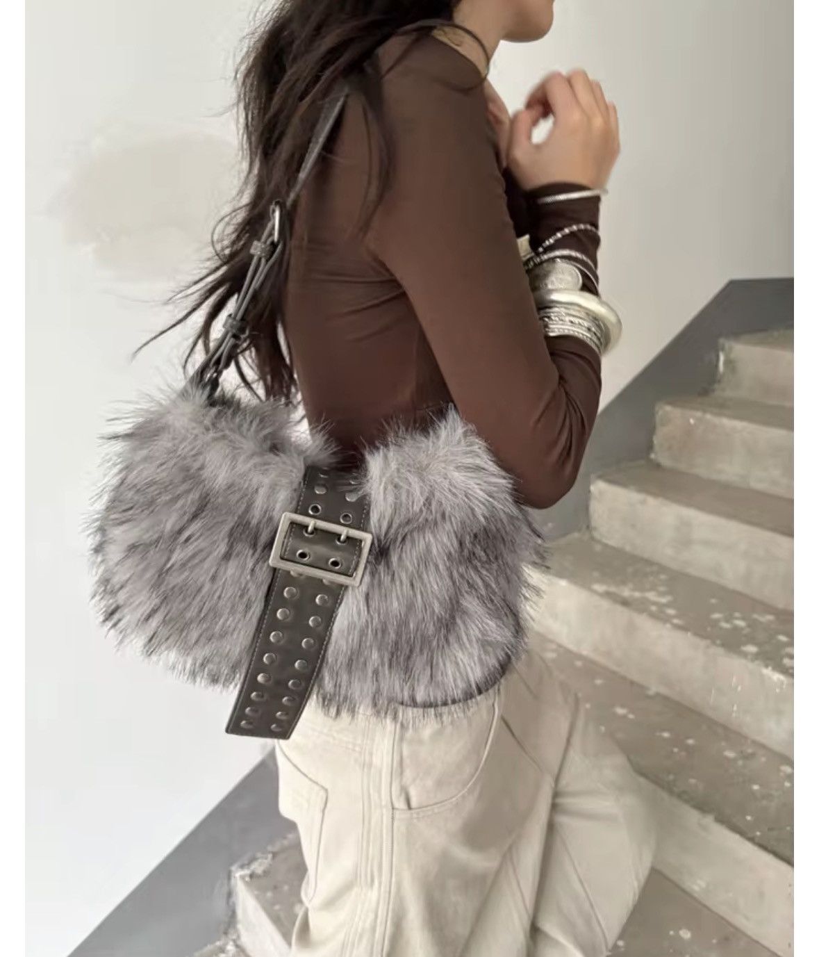 Japanese Brand Faux fur shoulder bag with buckle Size ONE SIZE - 3 Thumbnail