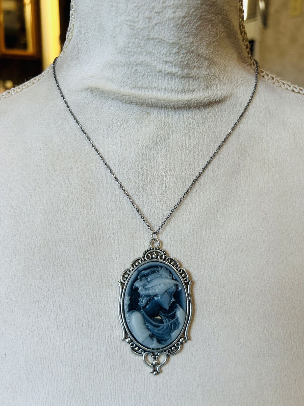 Handmade Handcrafted charcoal opalescent Victorian lady necklace Size ONE SIZE - 3 Thumbnail