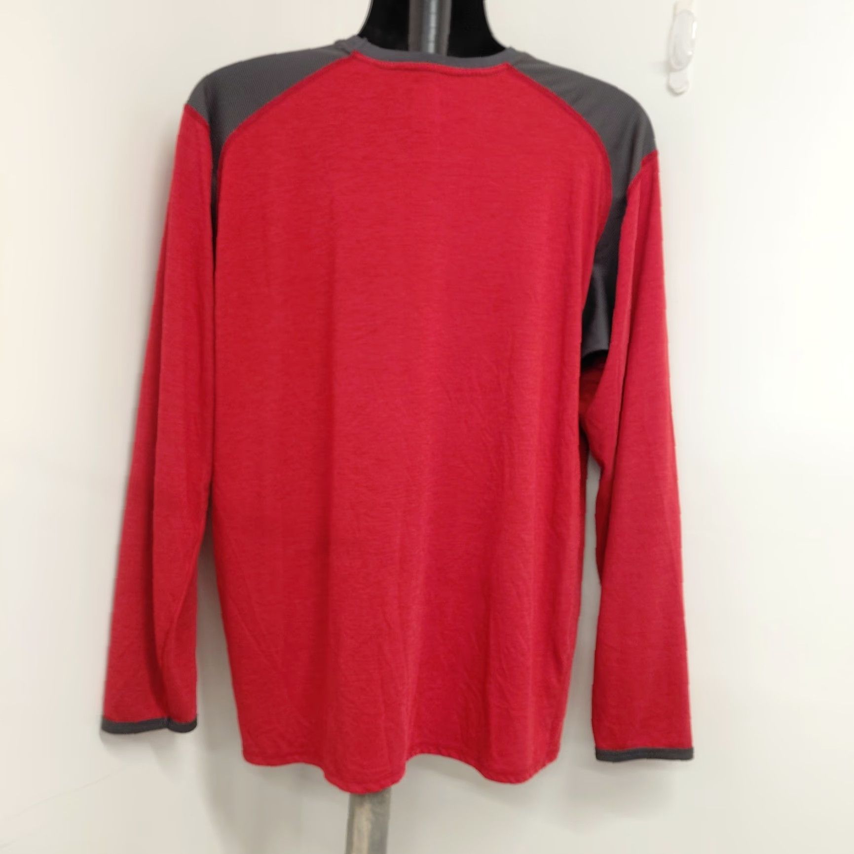 The North Face VINTAGE The North Face Shirt Men's XL Red Gray Vaporwick Long Sleeve Base Layer Size US XL / EU 56 / 4 - 6 Thumbnail