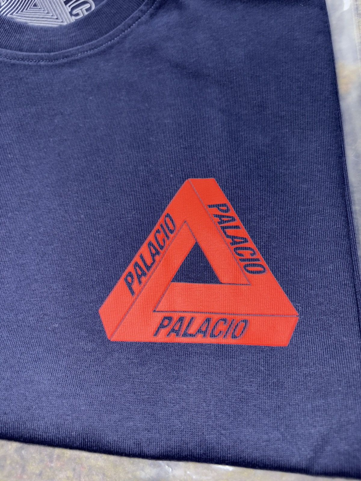 Palace Palace Spanish Tri Lingual T-Shirt Navy Size US L / EU 52-54 / 3 - 3 Thumbnail
