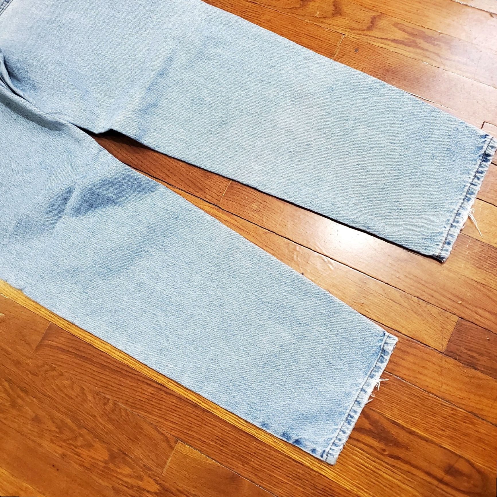 Levi's VINTAGE Levi's 550 Jeans Mens 37x36 Light Wash Relaxed Tapered Denim 90s Size US 38 / EU 54 - 2 Thumbnail