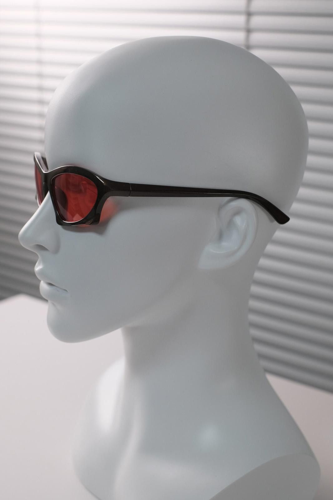 Japanese Brand Y2k Avant Garde Futuristic Dark Brown Sunglasses Unisex OS Size ONE SIZE - 7 Thumbnail