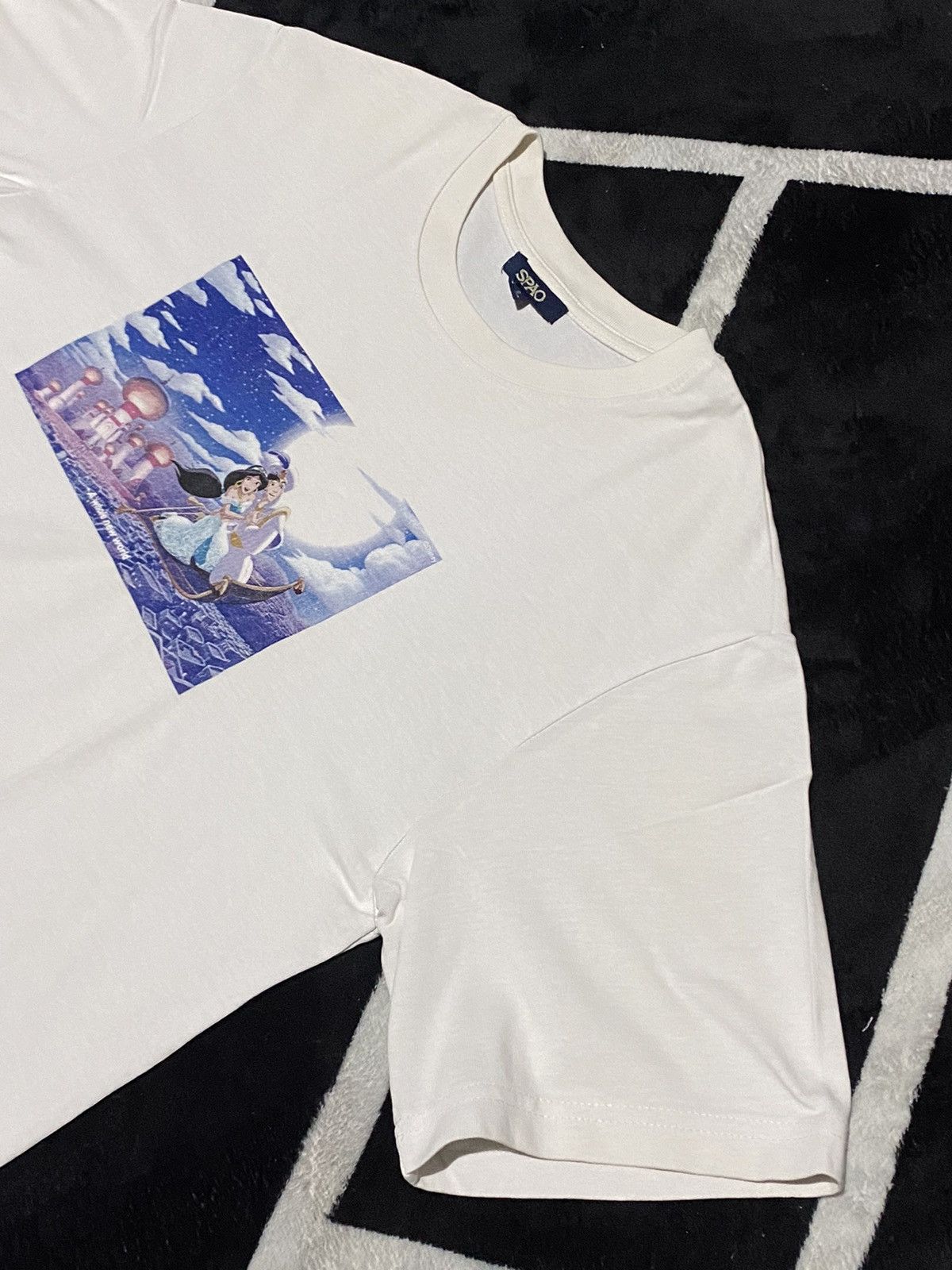Disney × Japanese Brand Crazy aladdin disney a whole new world graphic tee Size US S / EU 44-46 / 1 - 3 Thumbnail