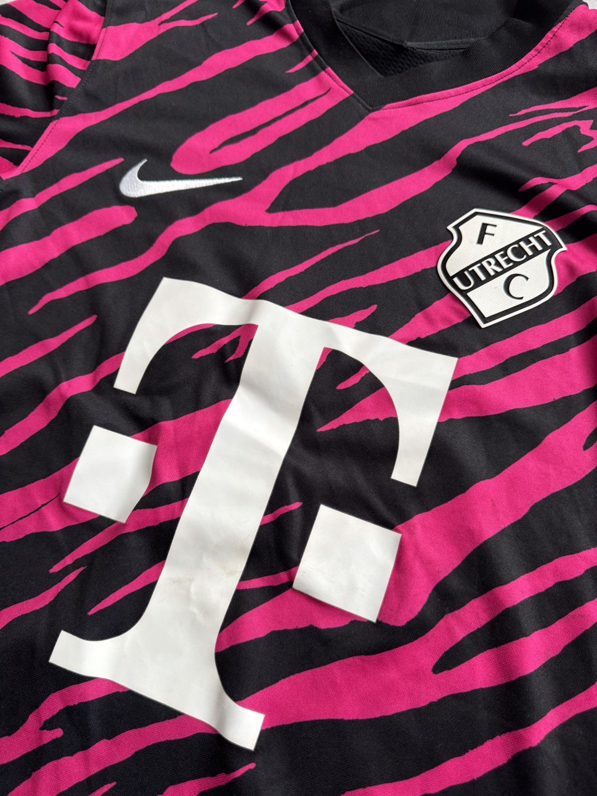 Nike Vintage Pink Nike Utrecht rare jersey size M Size US M / EU 48-50 / 2 - 3 Thumbnail