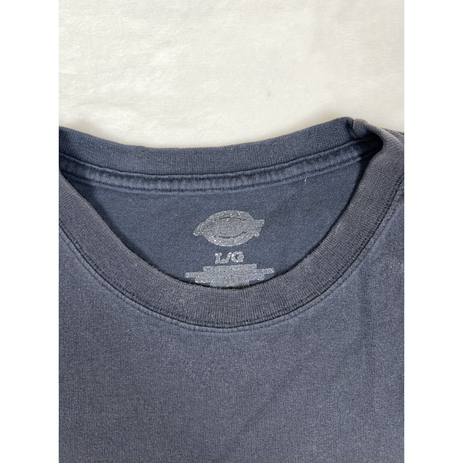 Dickies VINTAGE Dickies T-Shirt Blue Pocket Short Sleeve Size L Men Grunge 90s Classic Work Wear Stained Faded Tears Size US L / EU 52-54 / 3 - 3 Thumbnail