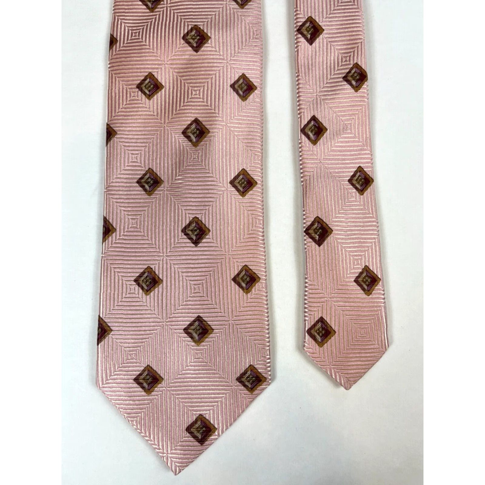 Ermenegildo Zegna VINTAGE Ermenegildo Zegna Silk Tie Geometric Textured Pink 57"-60" 3.75" Made in Italy Men’s Tie Geometric Silk Pink 58 3.75” Mens Silk Tie Size ONE SIZE - 5 Thumbnail