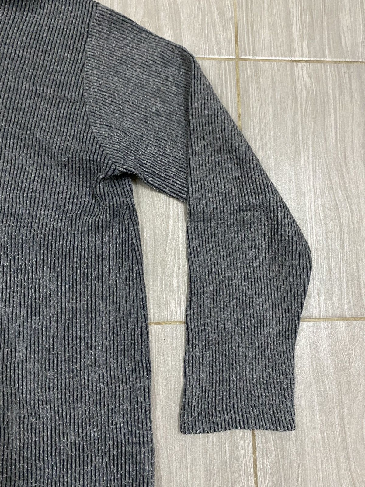 Fendi RARE 90s FENDI Knit Turtleneck Jumper Gray Logo - Made Italy Size M / US 6-8 / IT 42-44 - 4 Thumbnail